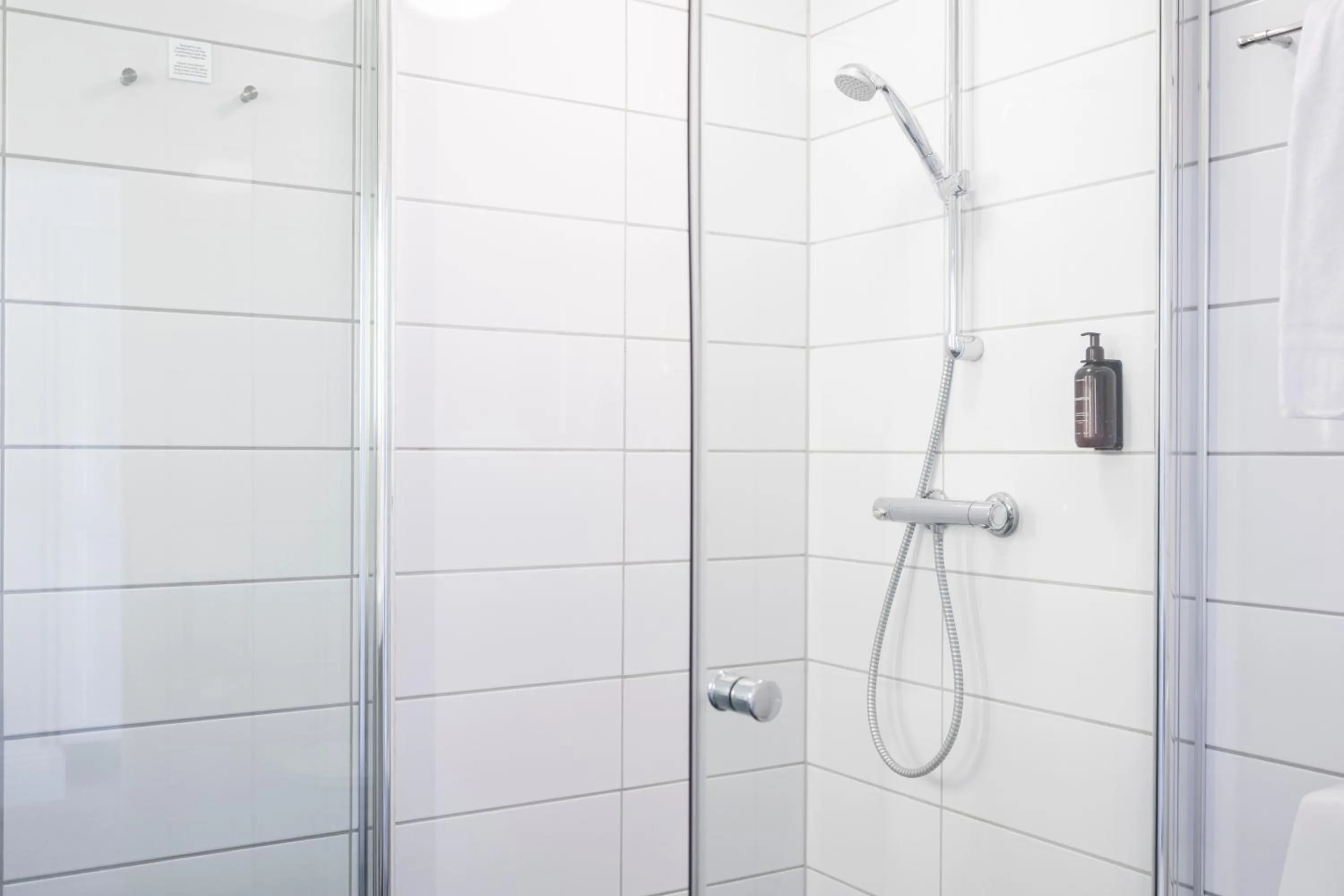 Bathroom in Home Hotel Atlantic