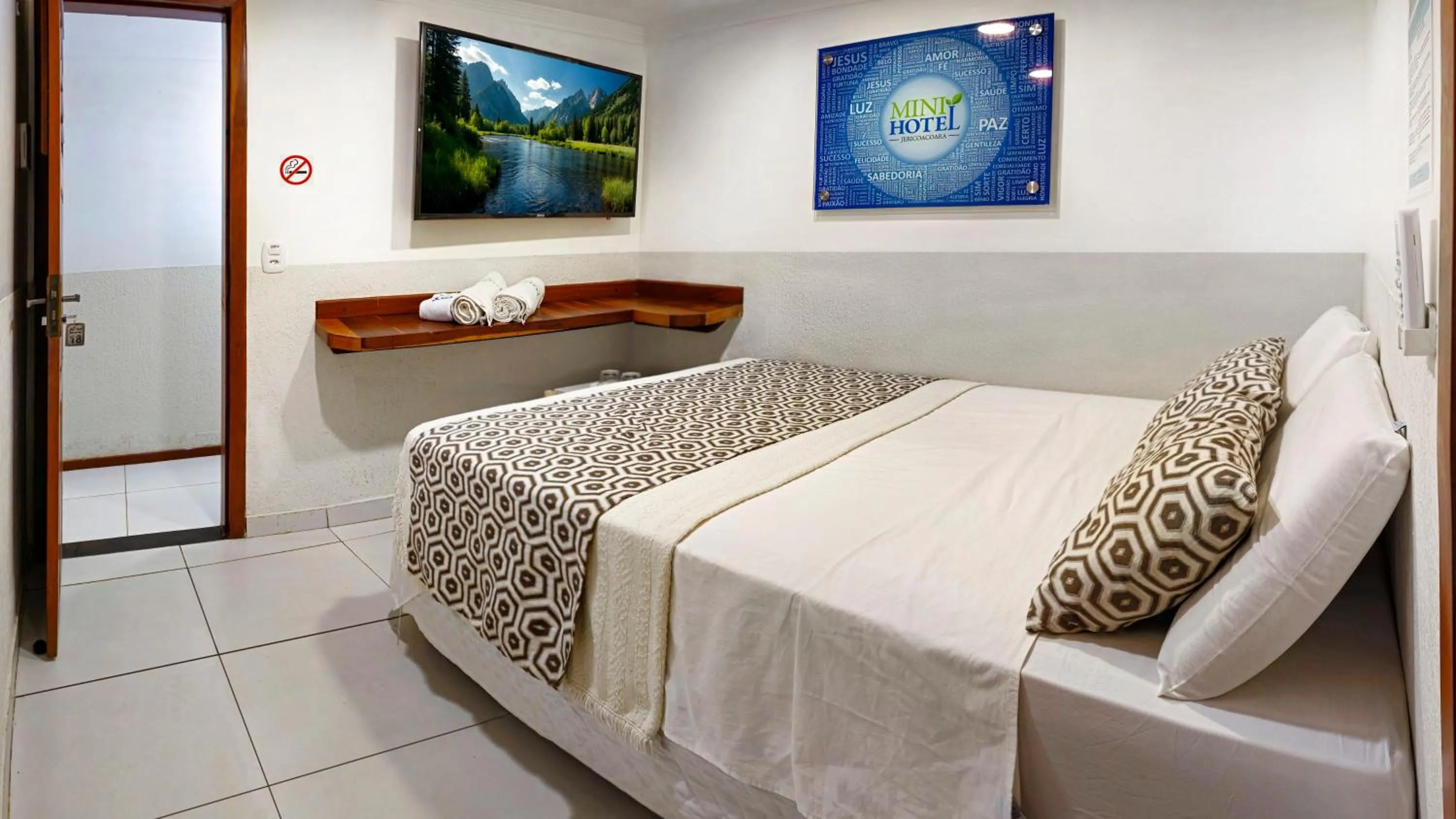 Bedroom, Bed in Mini Hotel