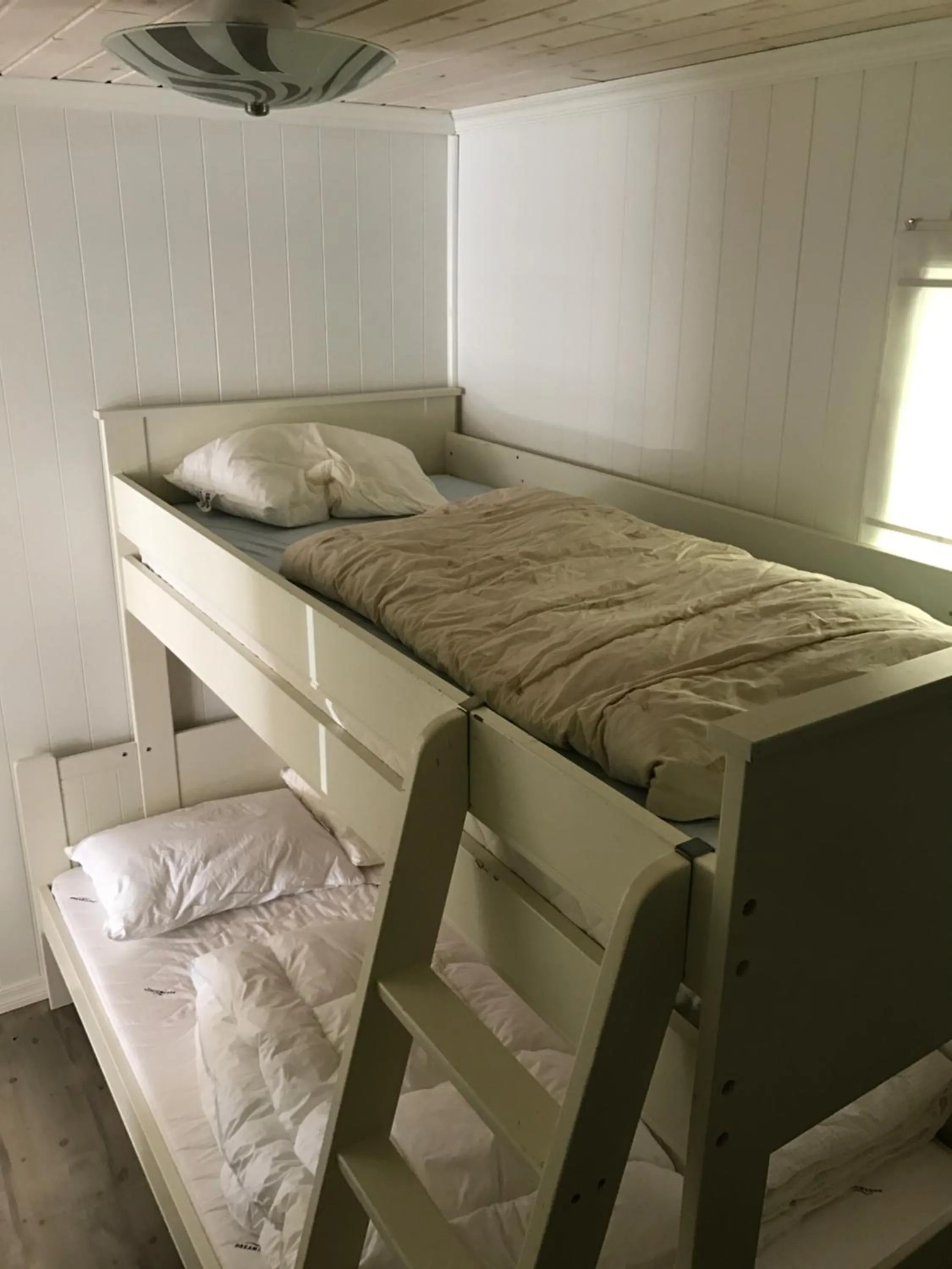 Photo of the whole room, Bed in Guse gård