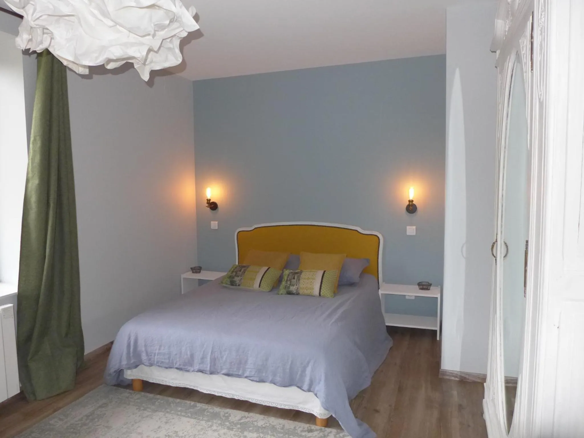 Decorative detail, Bed in Le Moulin de Saint-Julien