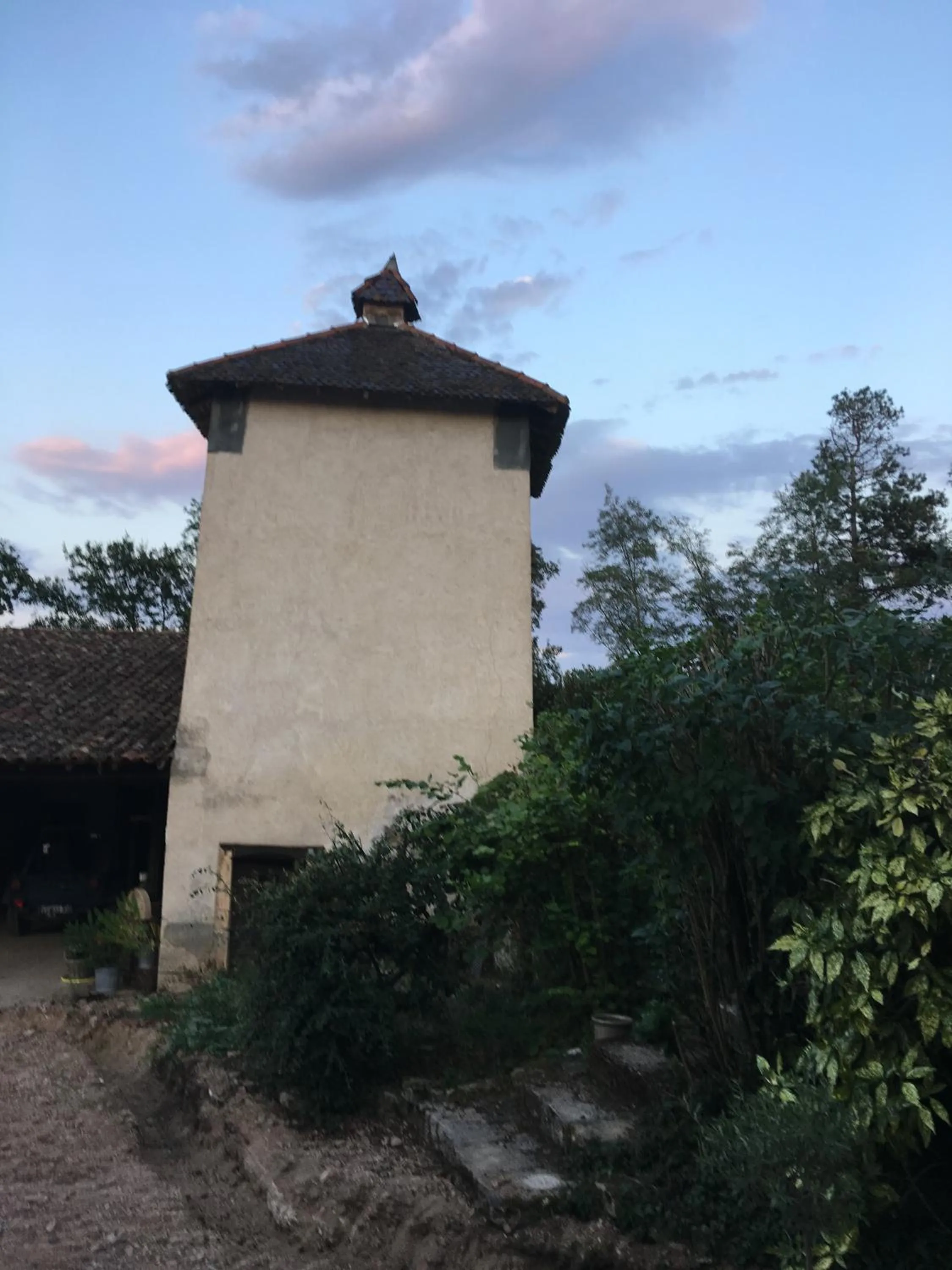Property building in Le Moulin de Saint-Julien