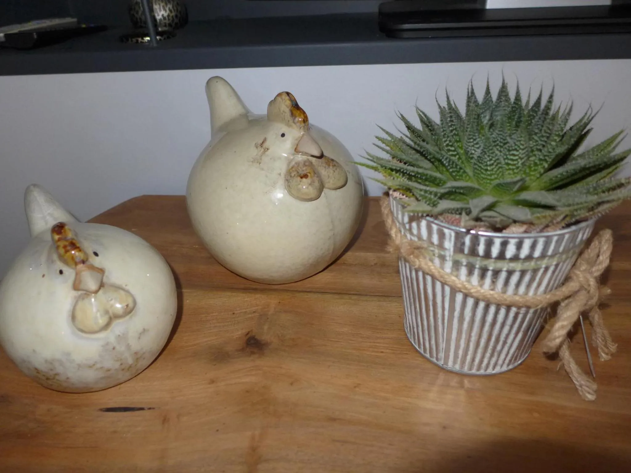 Decorative detail in Le Moulin de Saint-Julien