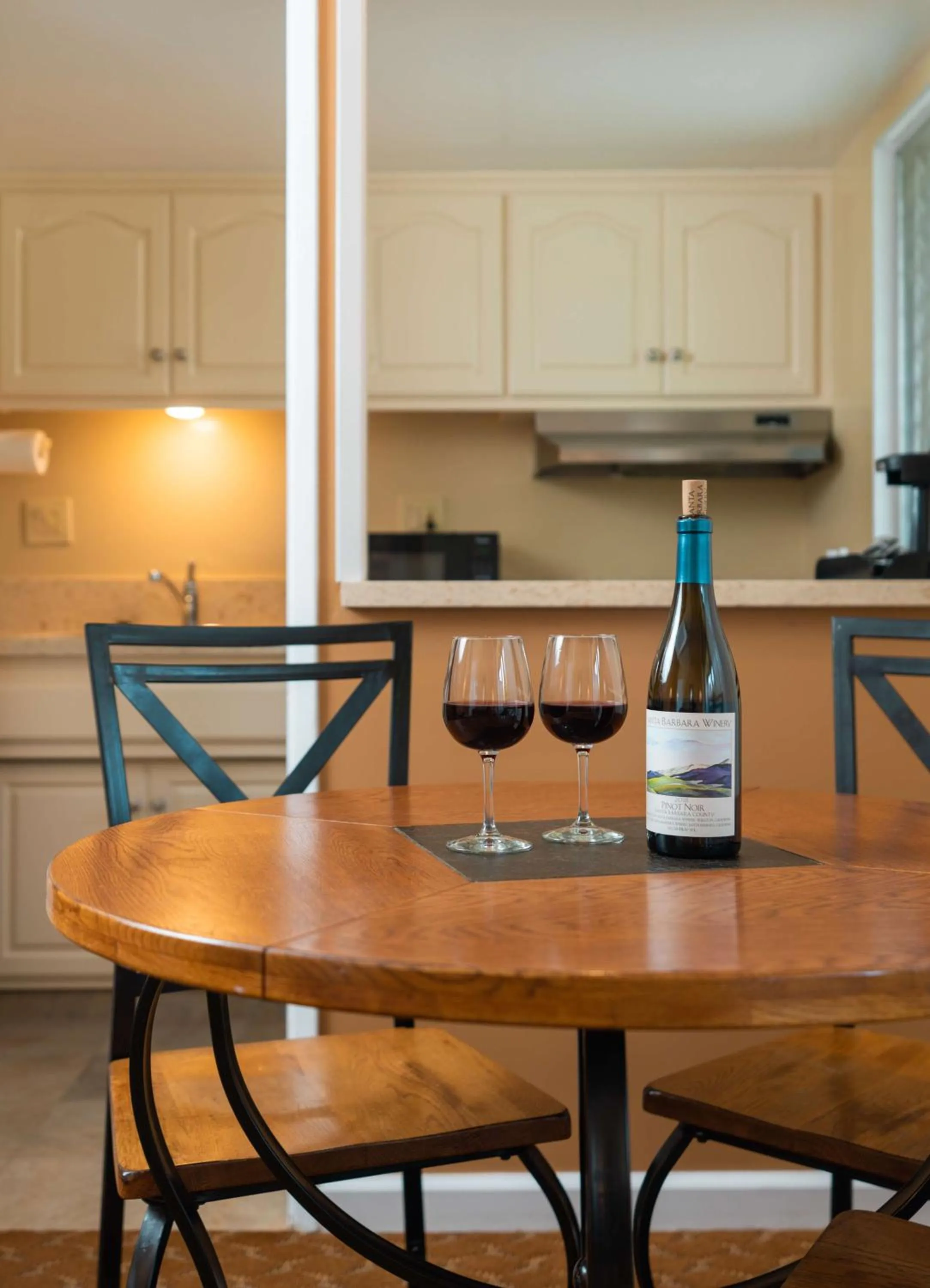 Photo of the whole room in Best Western Plus Santa Barbara