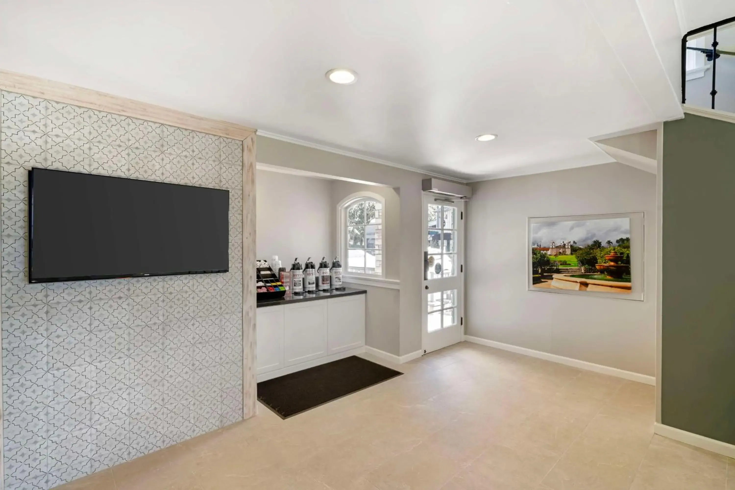 Lobby or reception in Best Western Plus Santa Barbara Lobby or reception in Best Western Plus Santa Barbara