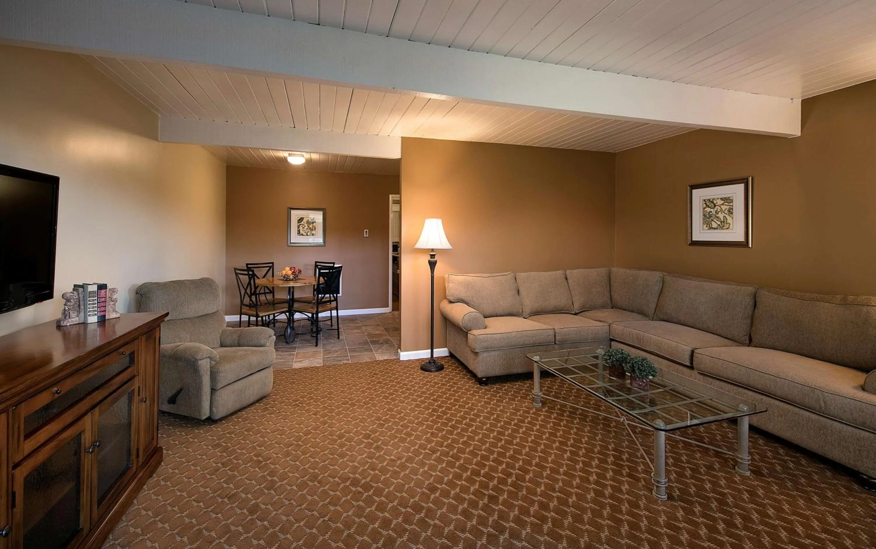 Photo of the whole room in Best Western Plus Santa Barbara