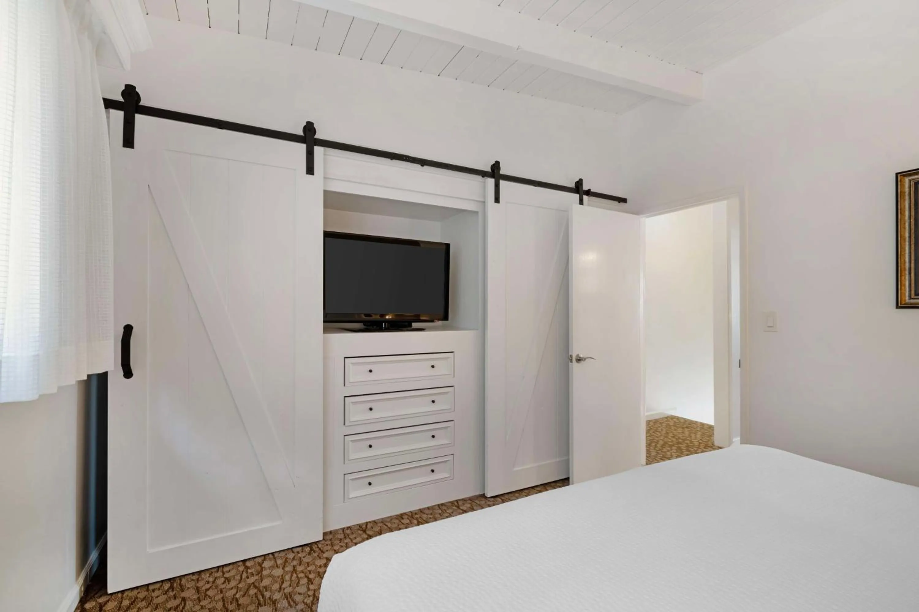 Bedroom, Bed in Best Western Plus Santa Barbara