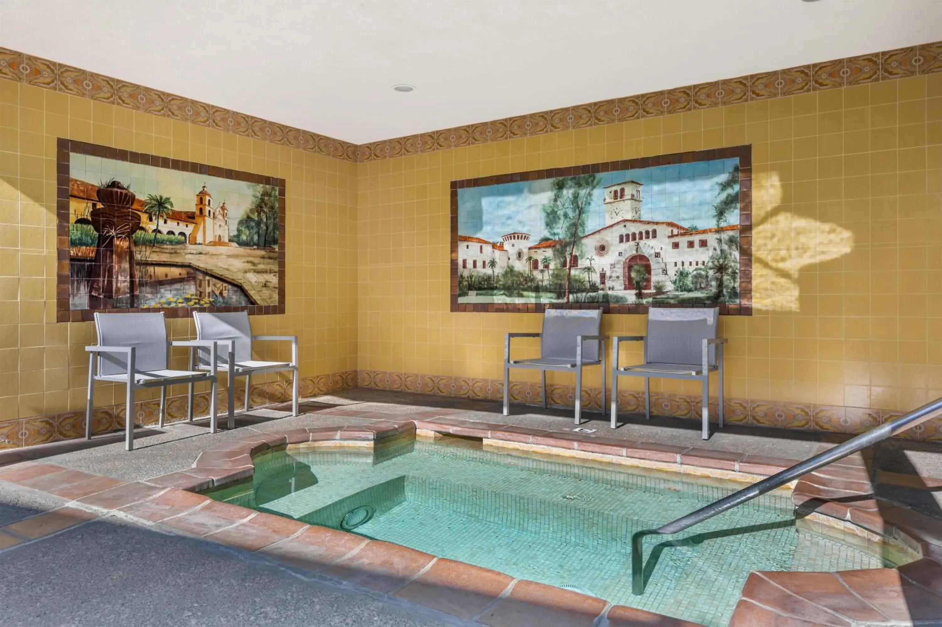 Pool view in Best Western Plus Santa Barbara Pool view in Best Western Plus Santa Barbara