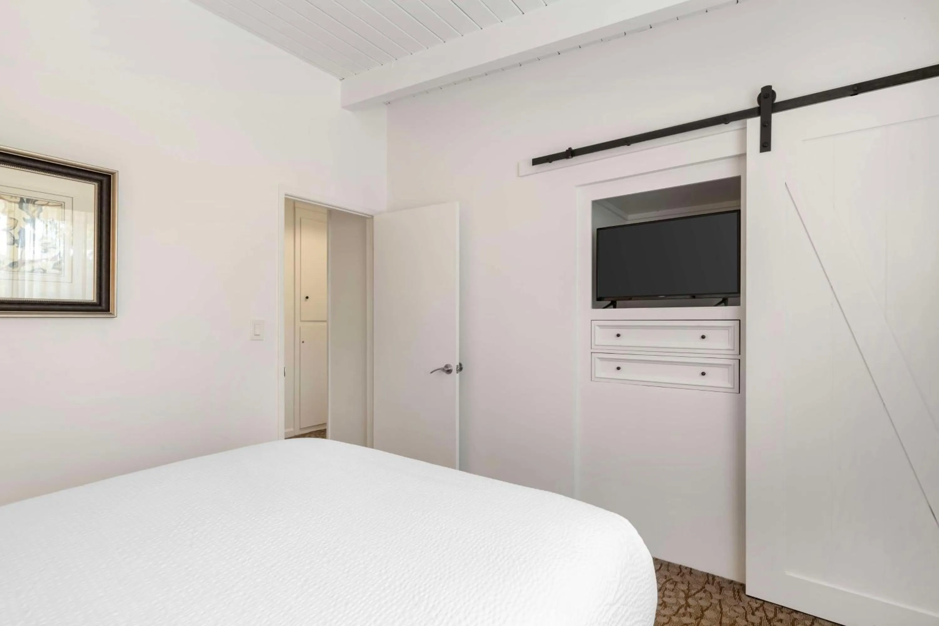 Bedroom, Bed in Best Western Plus Santa Barbara