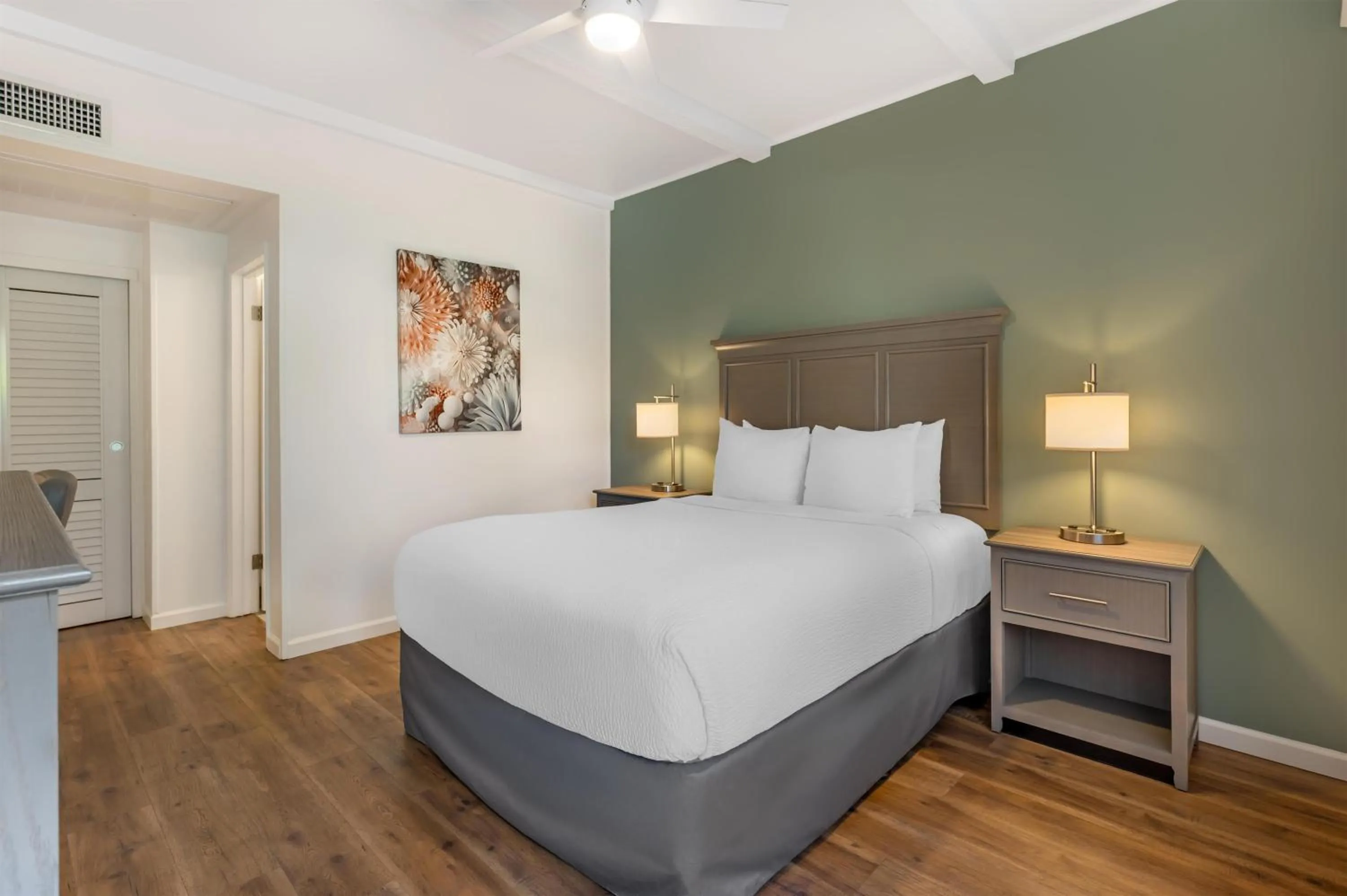 Bedroom, Bed in Best Western Plus Santa Barbara