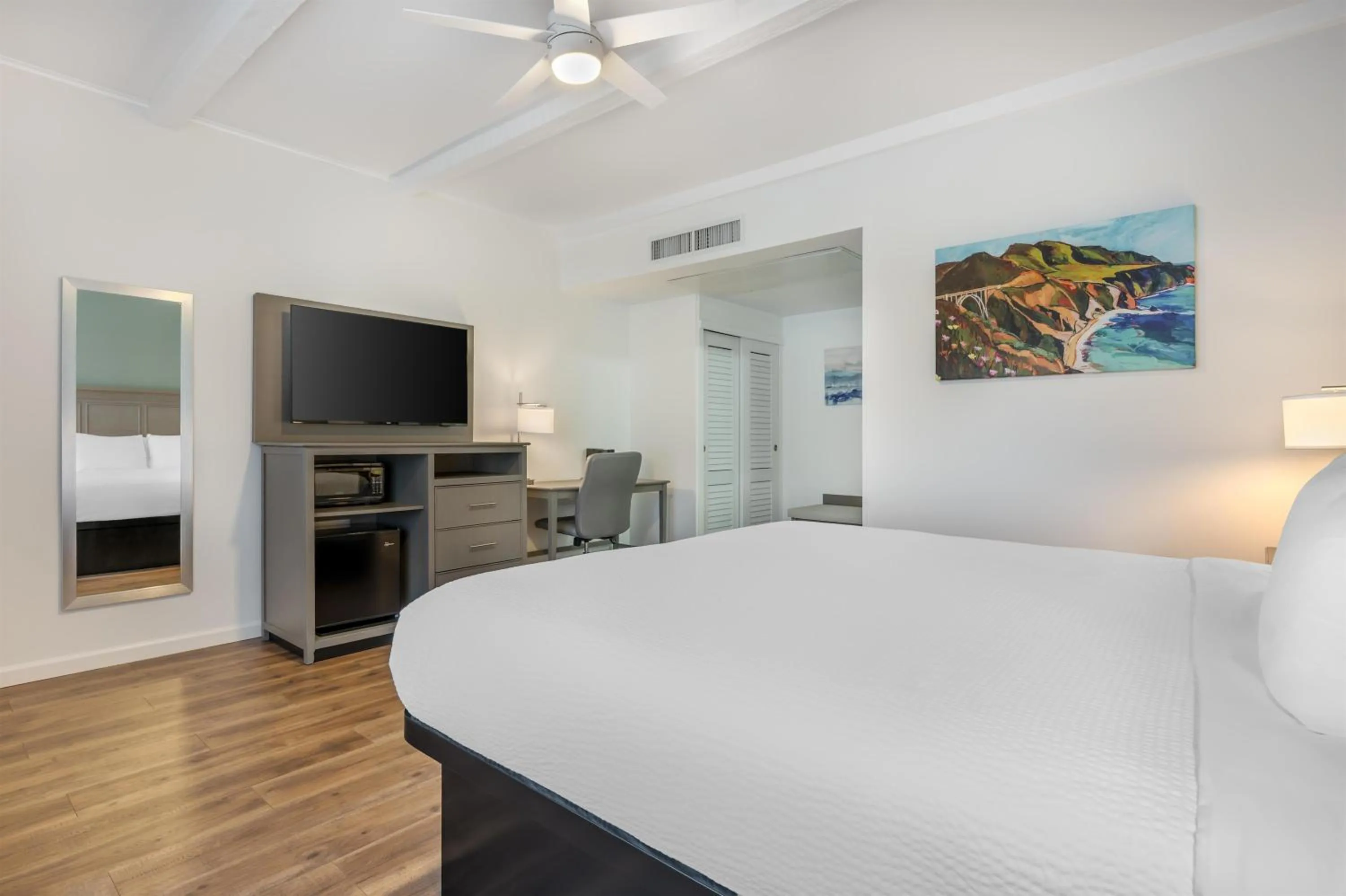 Bedroom, Bed in Best Western Plus Santa Barbara