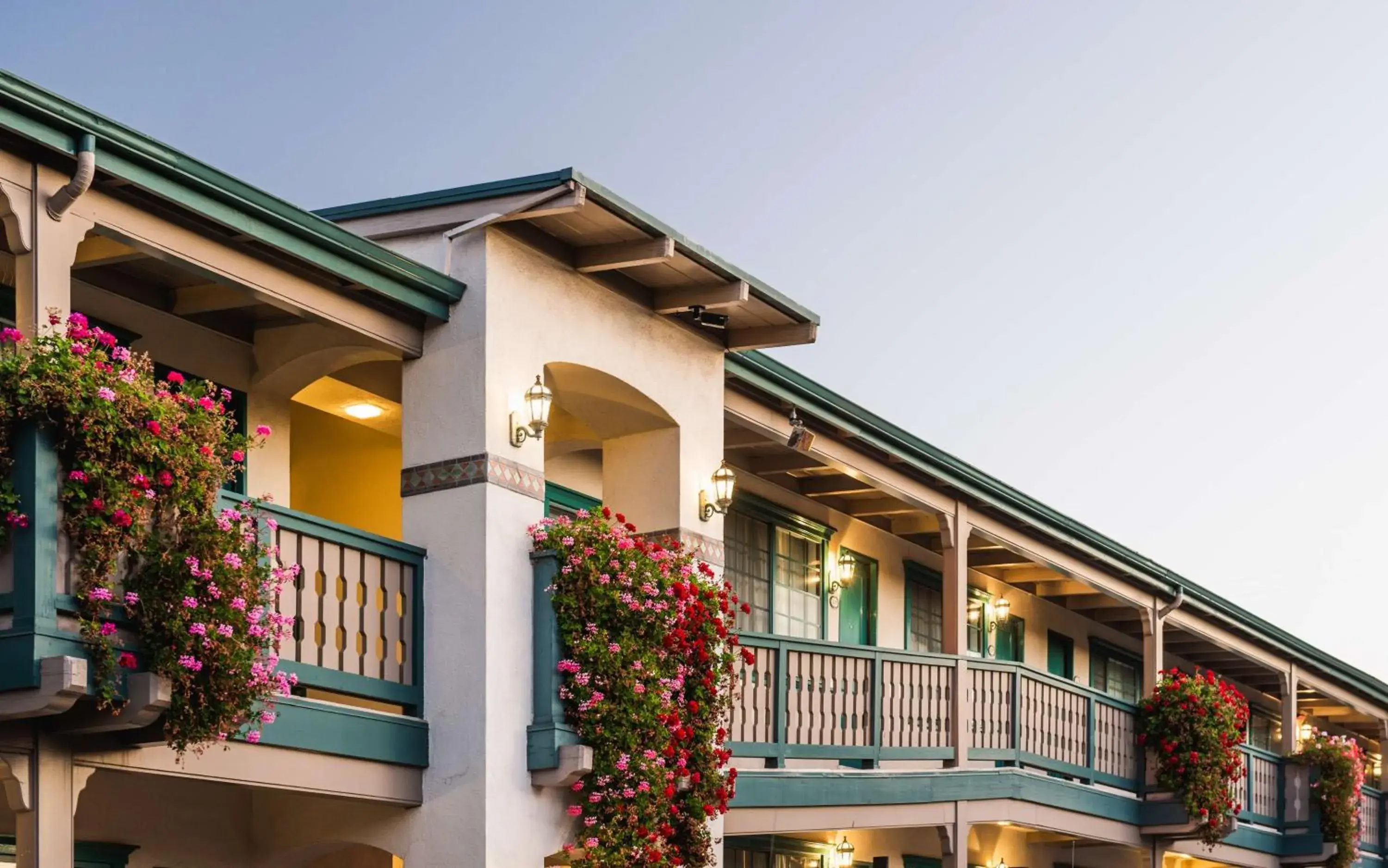 Property building in Best Western Plus Santa Barbara Property building in Best Western Plus Santa Barbara