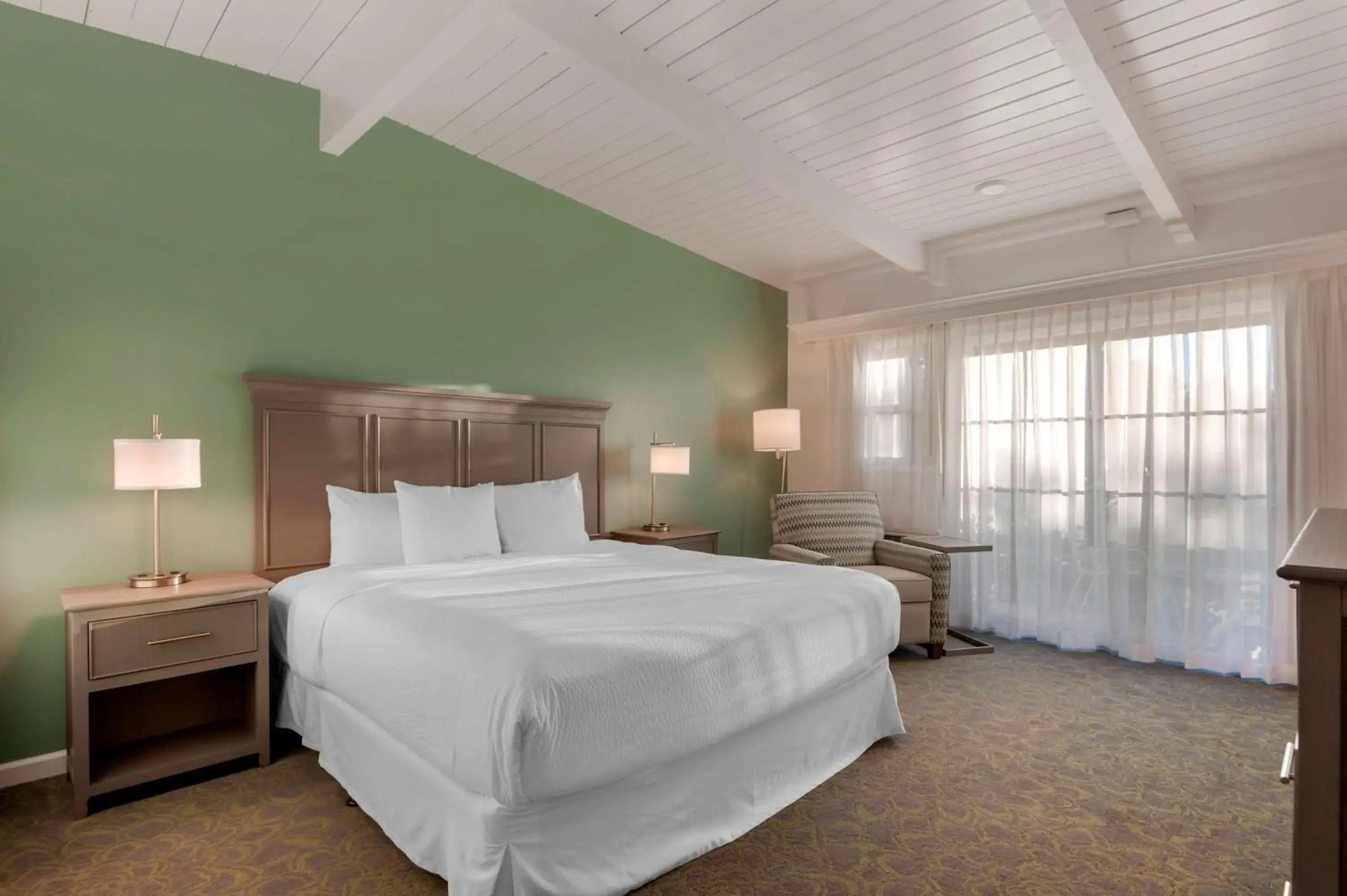 Bedroom, Bed in Best Western Plus Santa Barbara Bedroom, Bed in Best Western Plus Santa Barbara