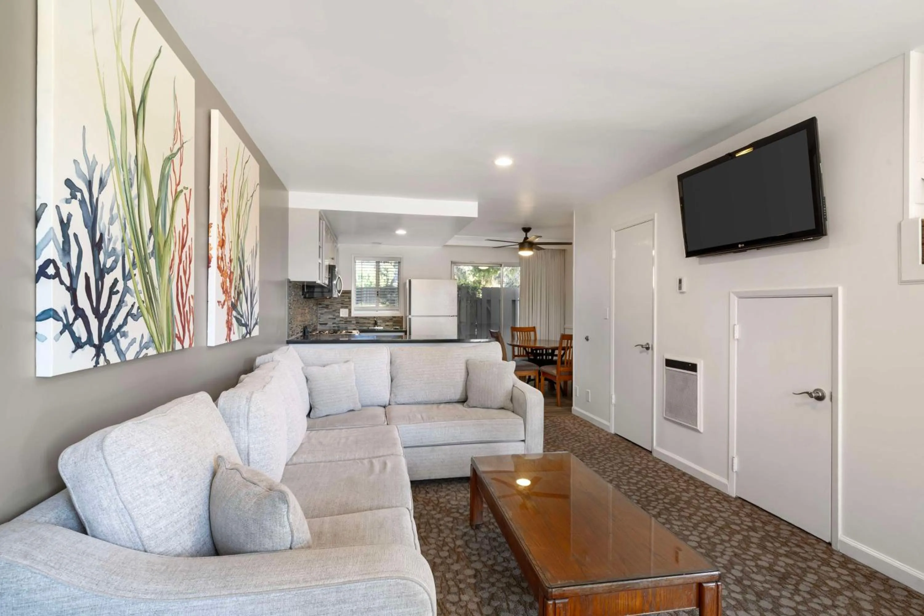 Bedroom in Best Western Plus Santa Barbara