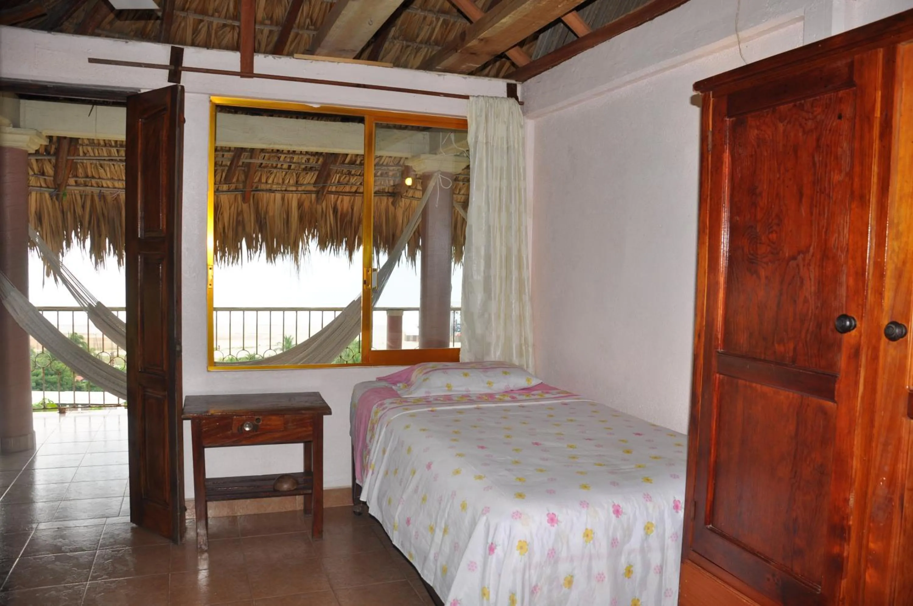 Bathroom, Bed in Ananda Guest House Yoga & Meditación