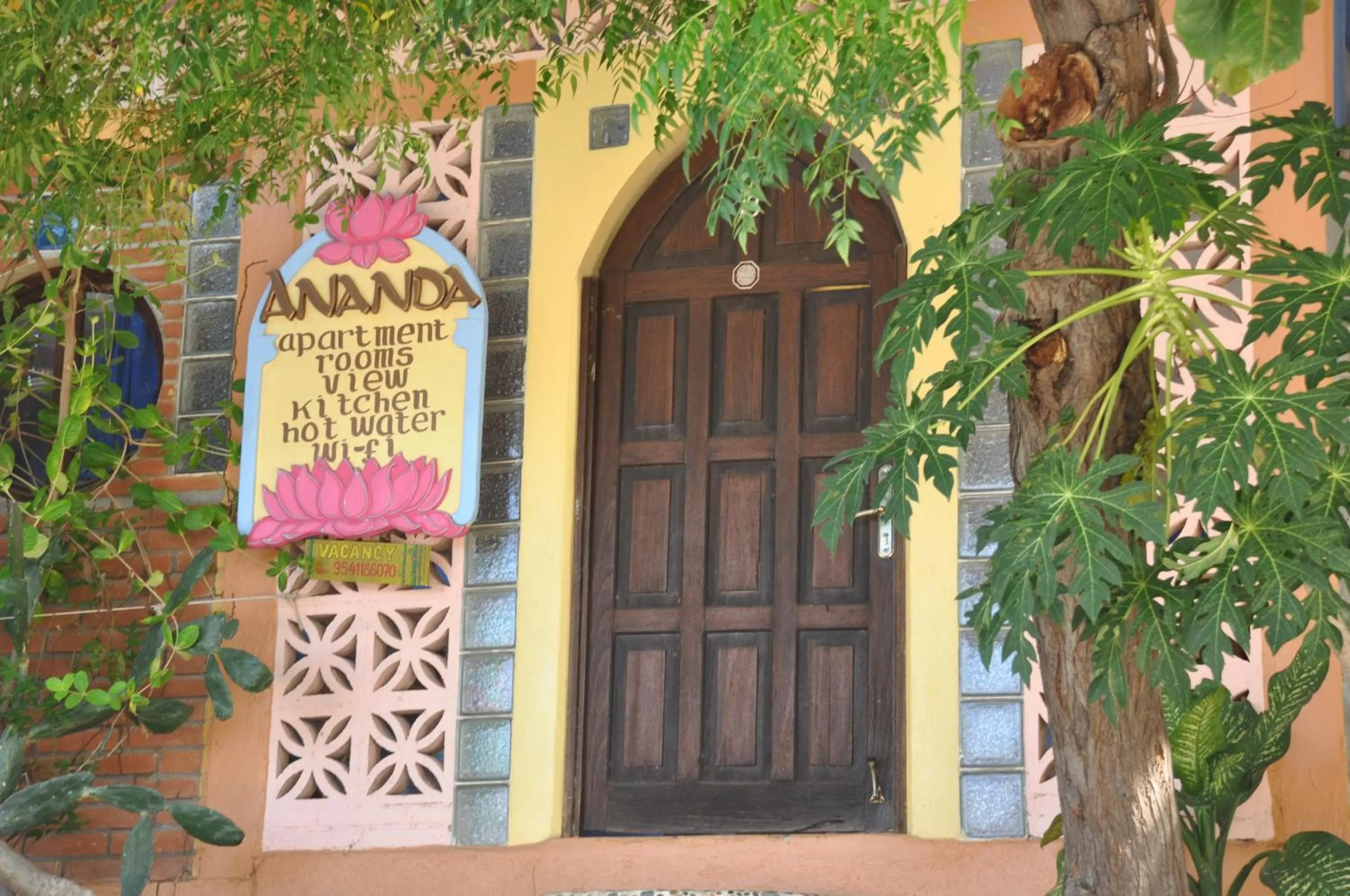 Facade/entrance in Ananda Guest House Yoga & Meditación