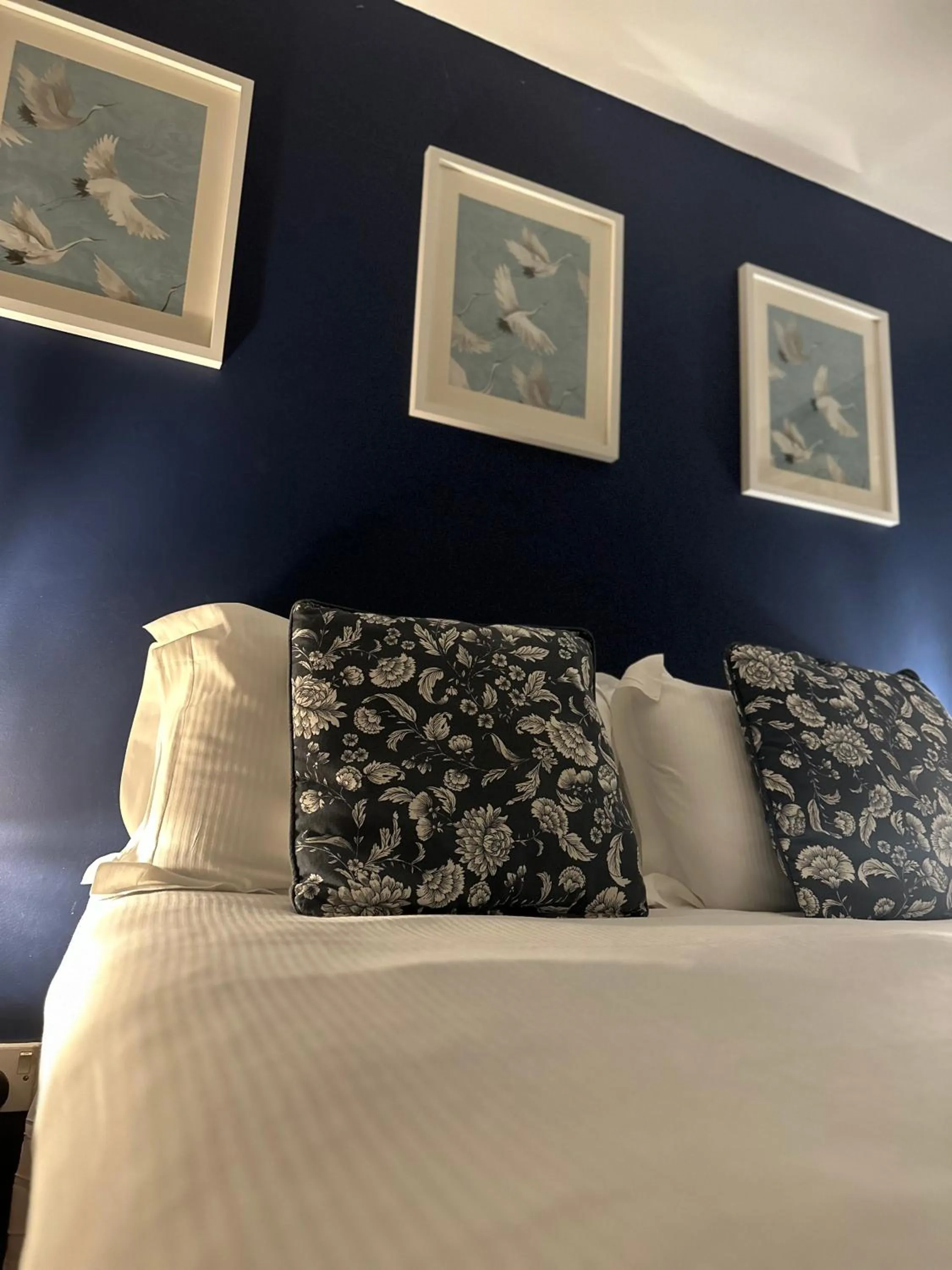 Bed in The Kings Arms Inn