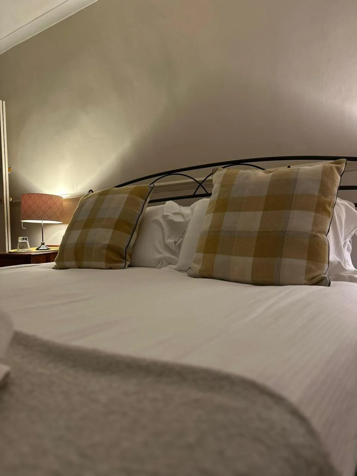 Bed in The Kings Arms Inn