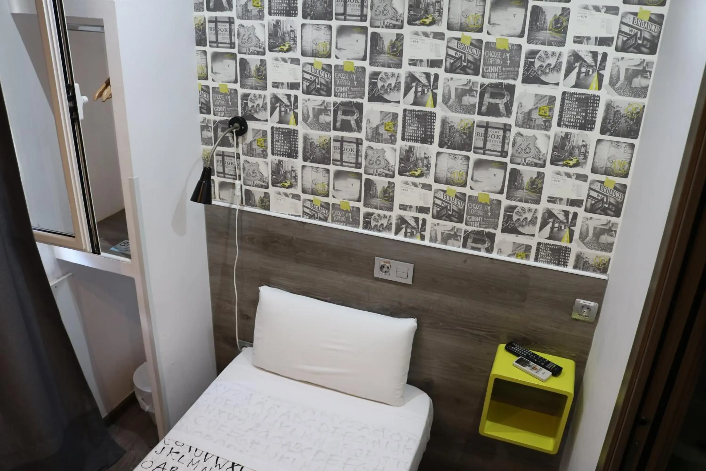 Bed in Hostal Abril Madrid Bed in Hostal Abril Madrid