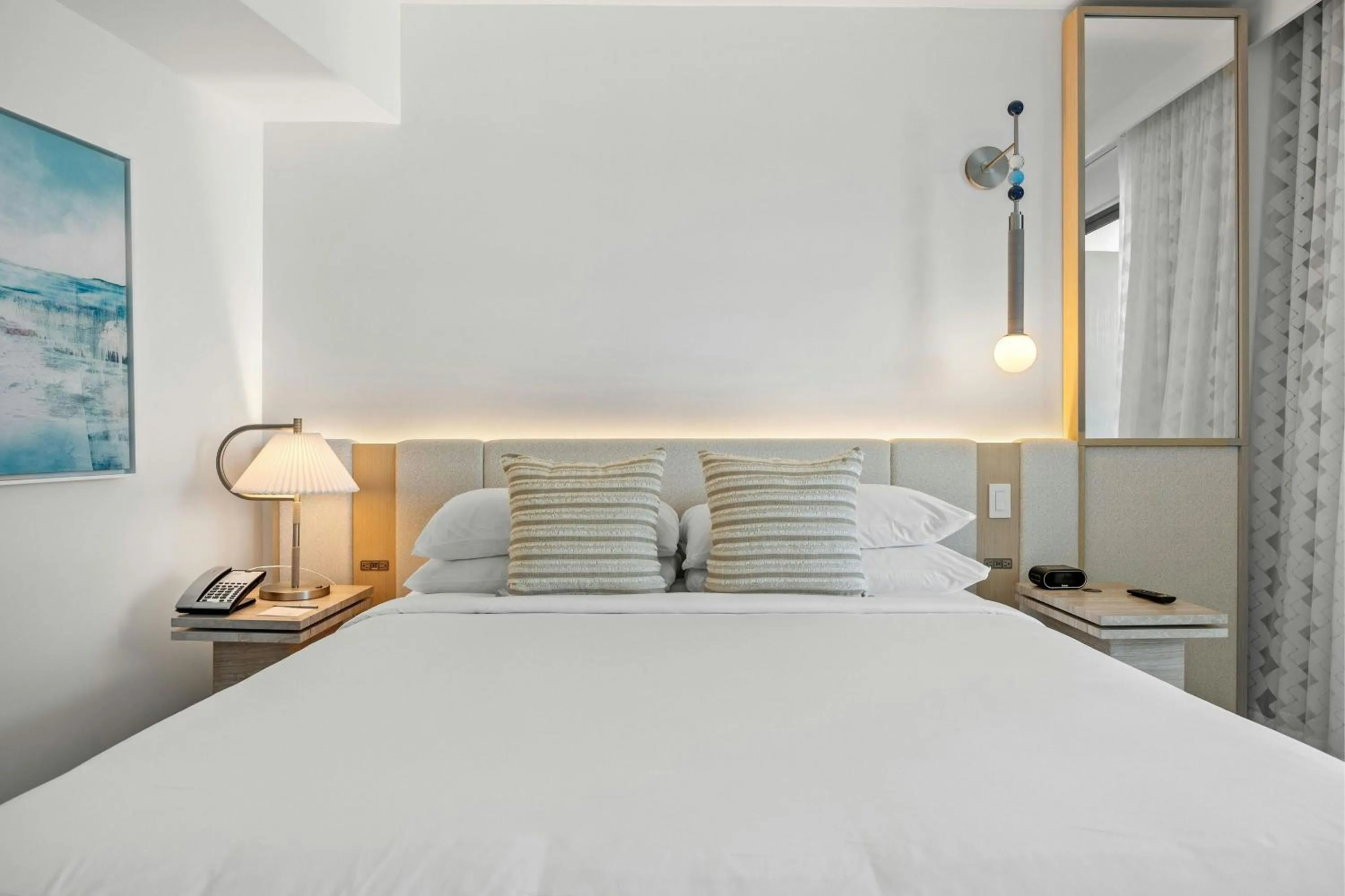 Bedroom, Bed in La Concha Resort, Puerto Rico, Autograph Collection