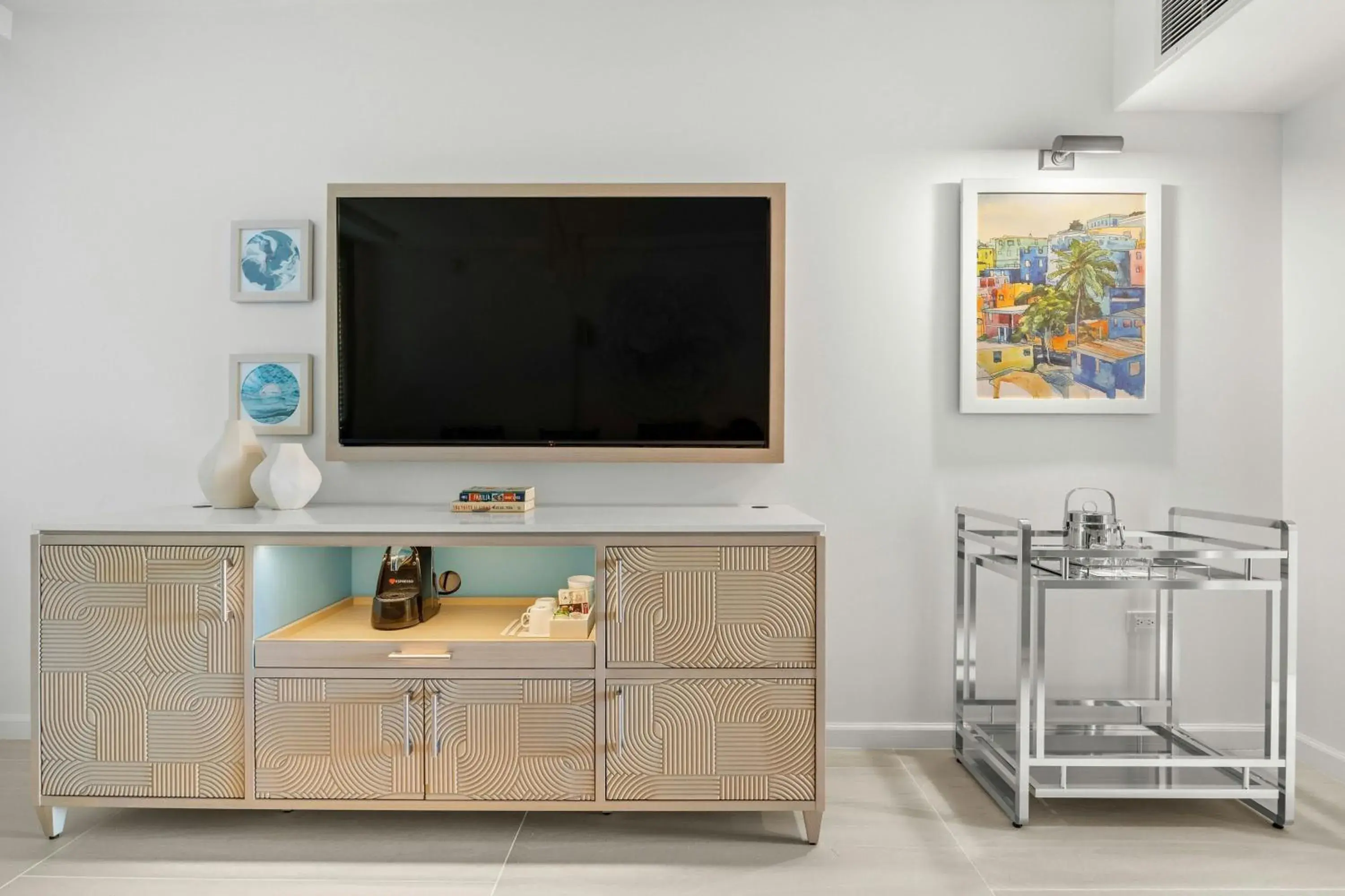 One-Bedroom Deluxe King Suite with Sofa Bed and Ocean View in La Concha Resort, Puerto Rico, Autograph Collection One-Bedroom Deluxe King Suite with Sofa Bed and Ocean View in La Concha Resort, Puerto Rico, Autograph Collection