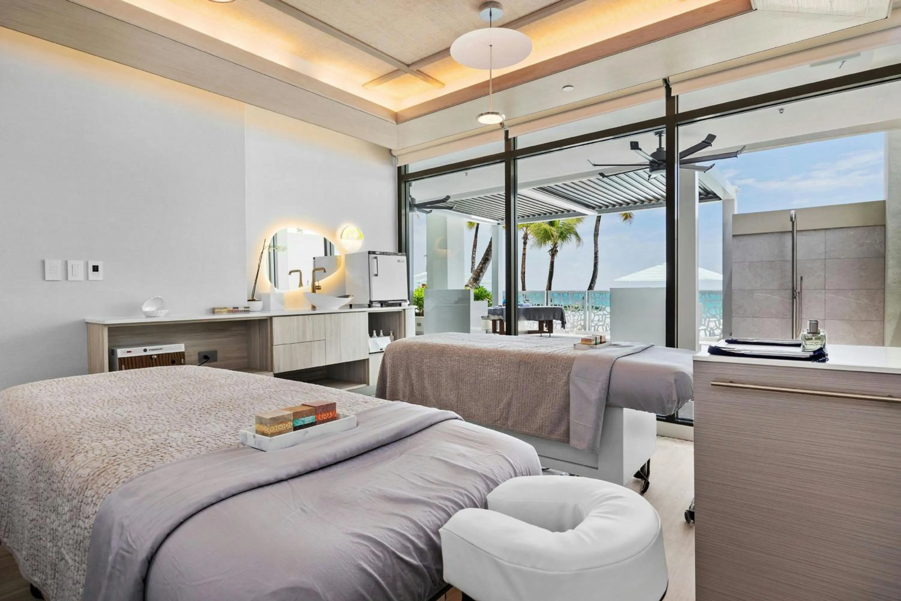 Spa and wellness centre/facilities, Bed in La Concha Resort, Puerto Rico, Autograph Collection