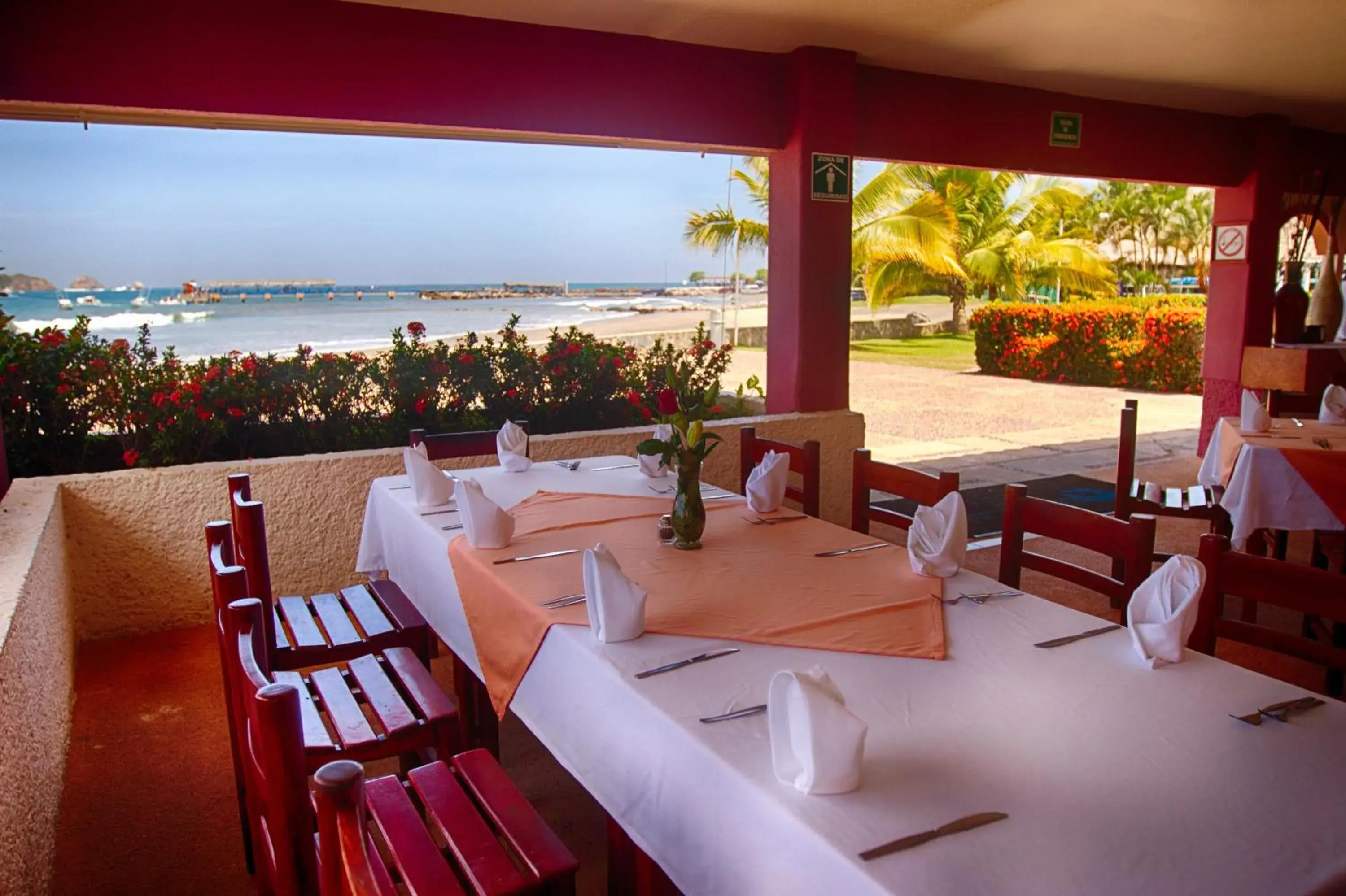 Restaurant/places to eat in Qualton Club Ixtapa All Inclusive Restaurant/places to eat in Qualton Club Ixtapa All Inclusive