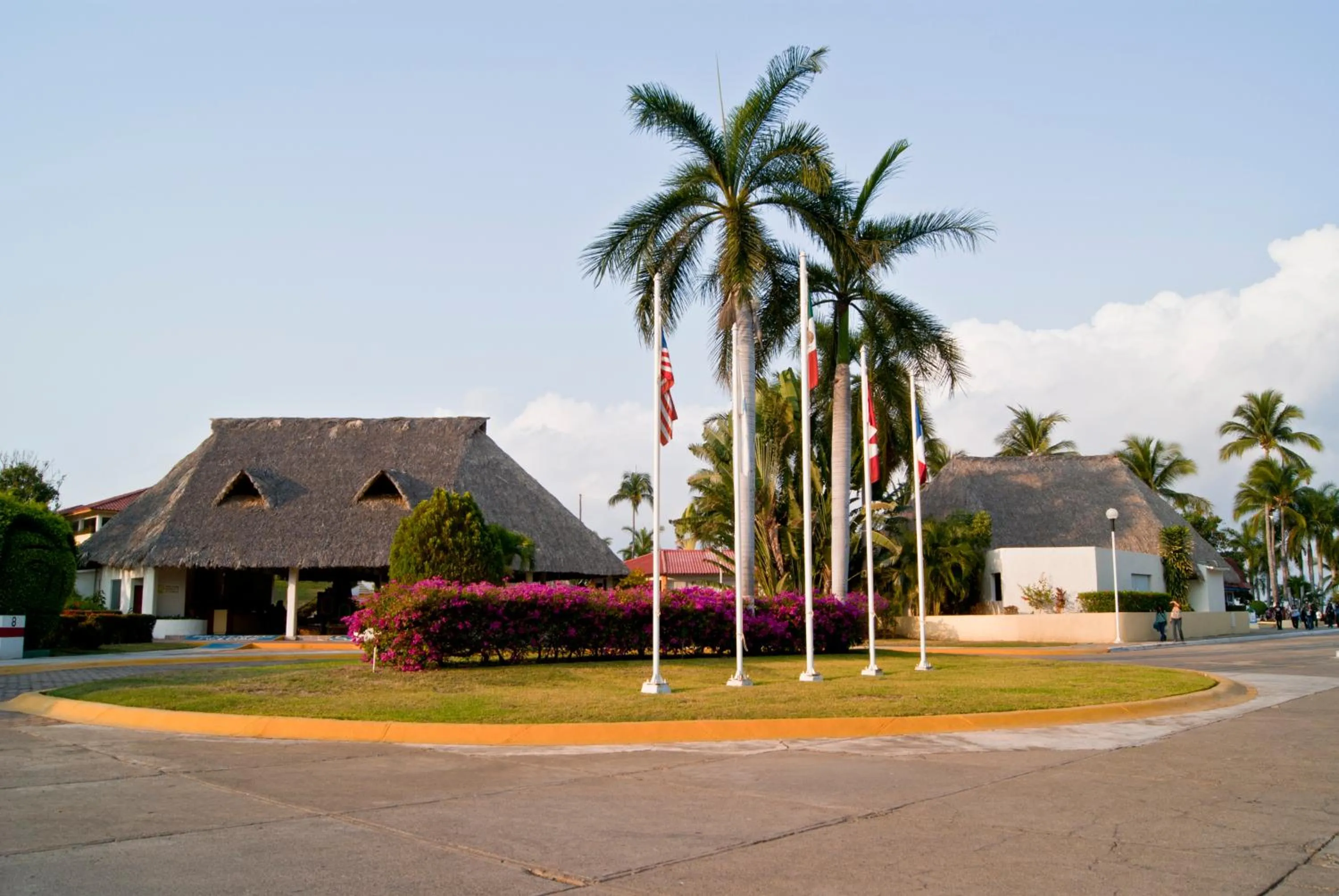 Facade/entrance in Qualton Club Ixtapa All Inclusive