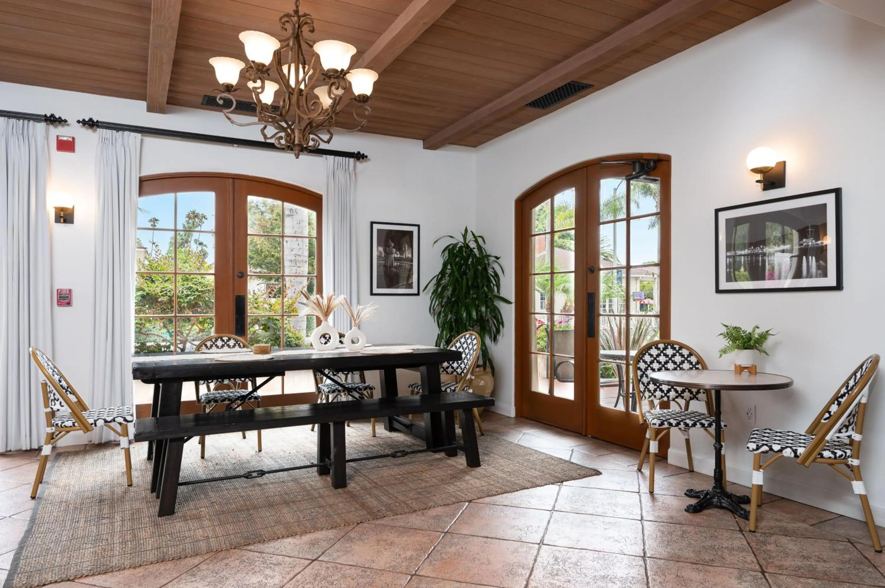 Seating area in Brisas Del Mar Inn at the Beach