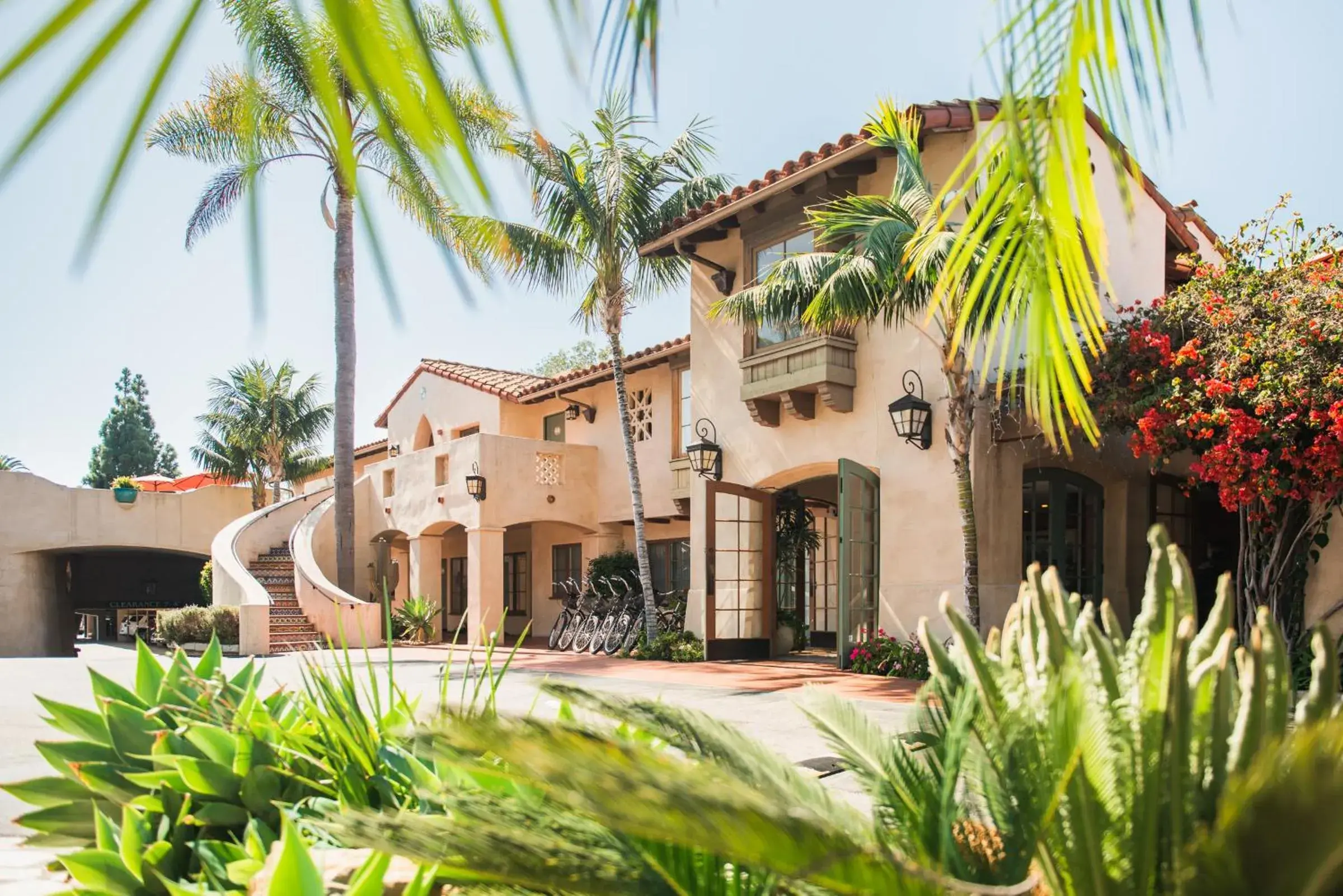 Facade/entrance in Brisas Del Mar Inn at the Beach Facade/entrance in Brisas Del Mar Inn at the Beach