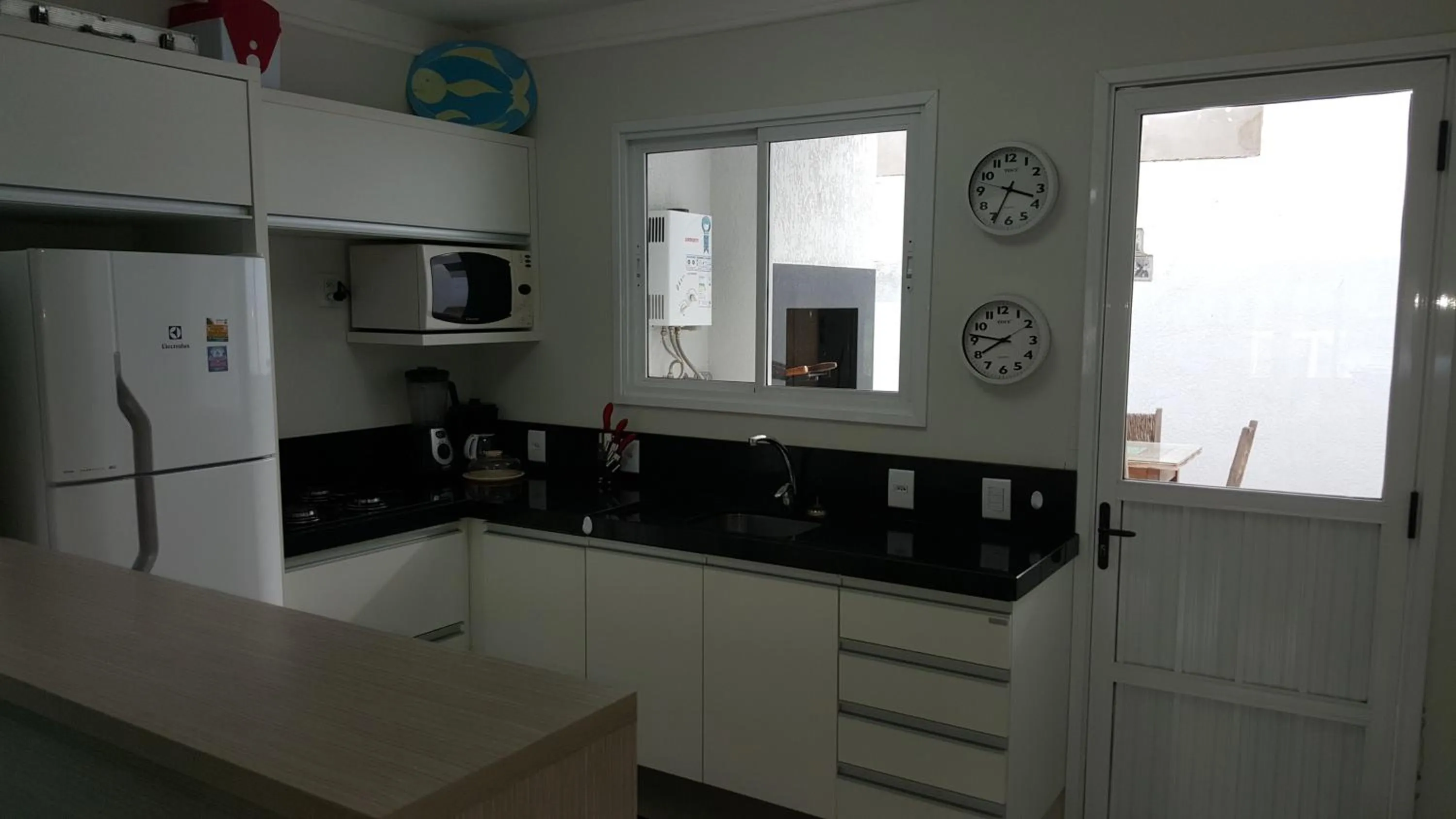 Kitchen or kitchenette in Atlantida Park Residence