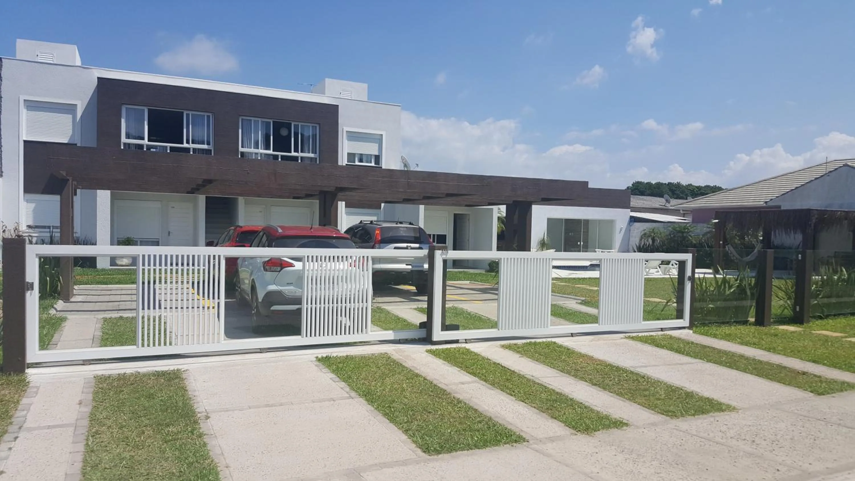 Facade/entrance in Atlantida Park Residence