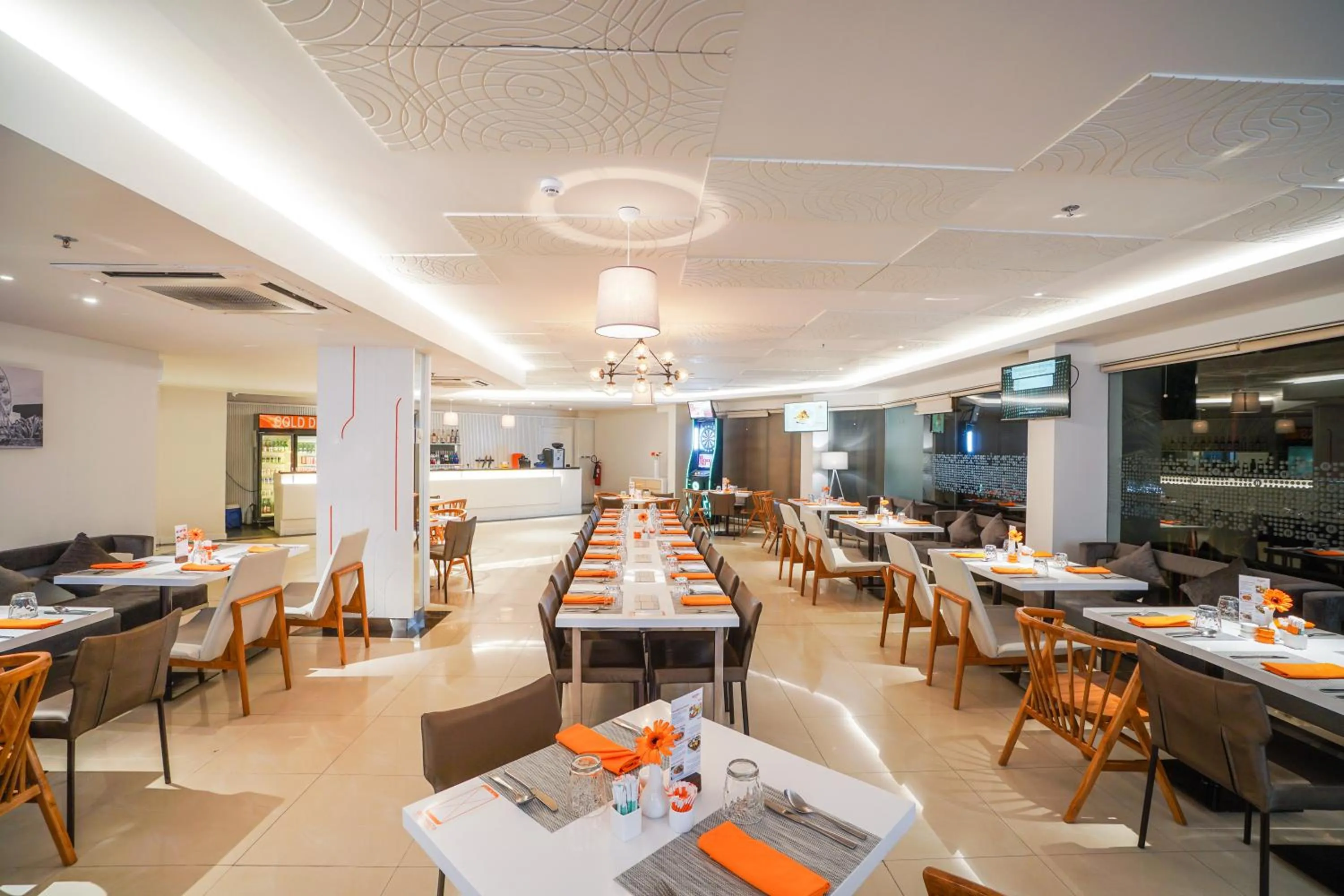 Restaurant/places to eat in HARRIS Resort Batam Waterfront