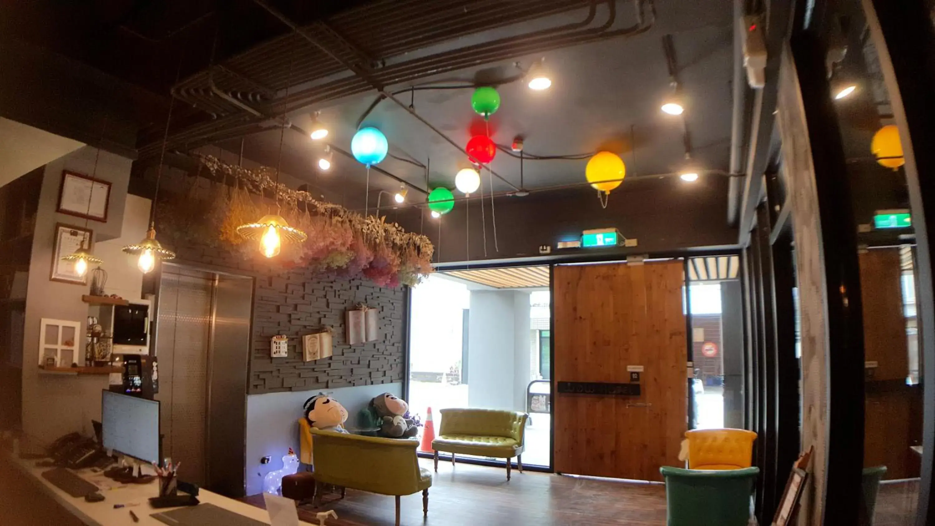 Lobby or reception in Slow Wow Hot Spring Hotel Lobby or reception in Slow Wow Hot Spring Hotel
