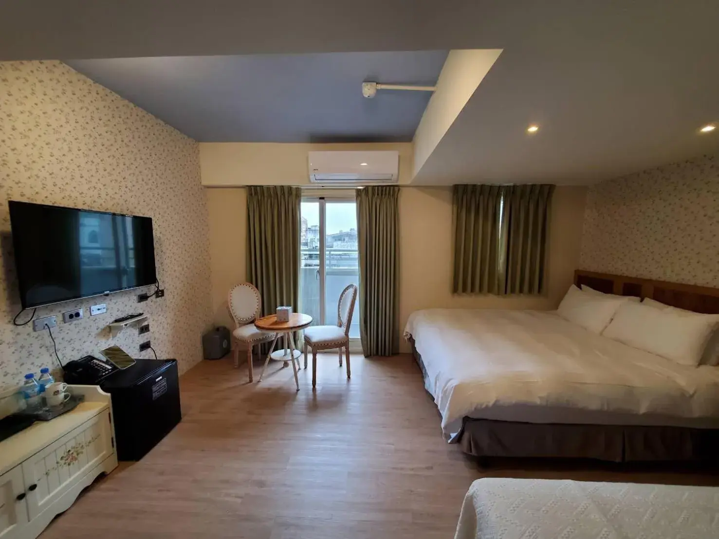 Deluxe Double Room in Slow Wow Hot Spring Hotel Deluxe Double Room in Slow Wow Hot Spring Hotel