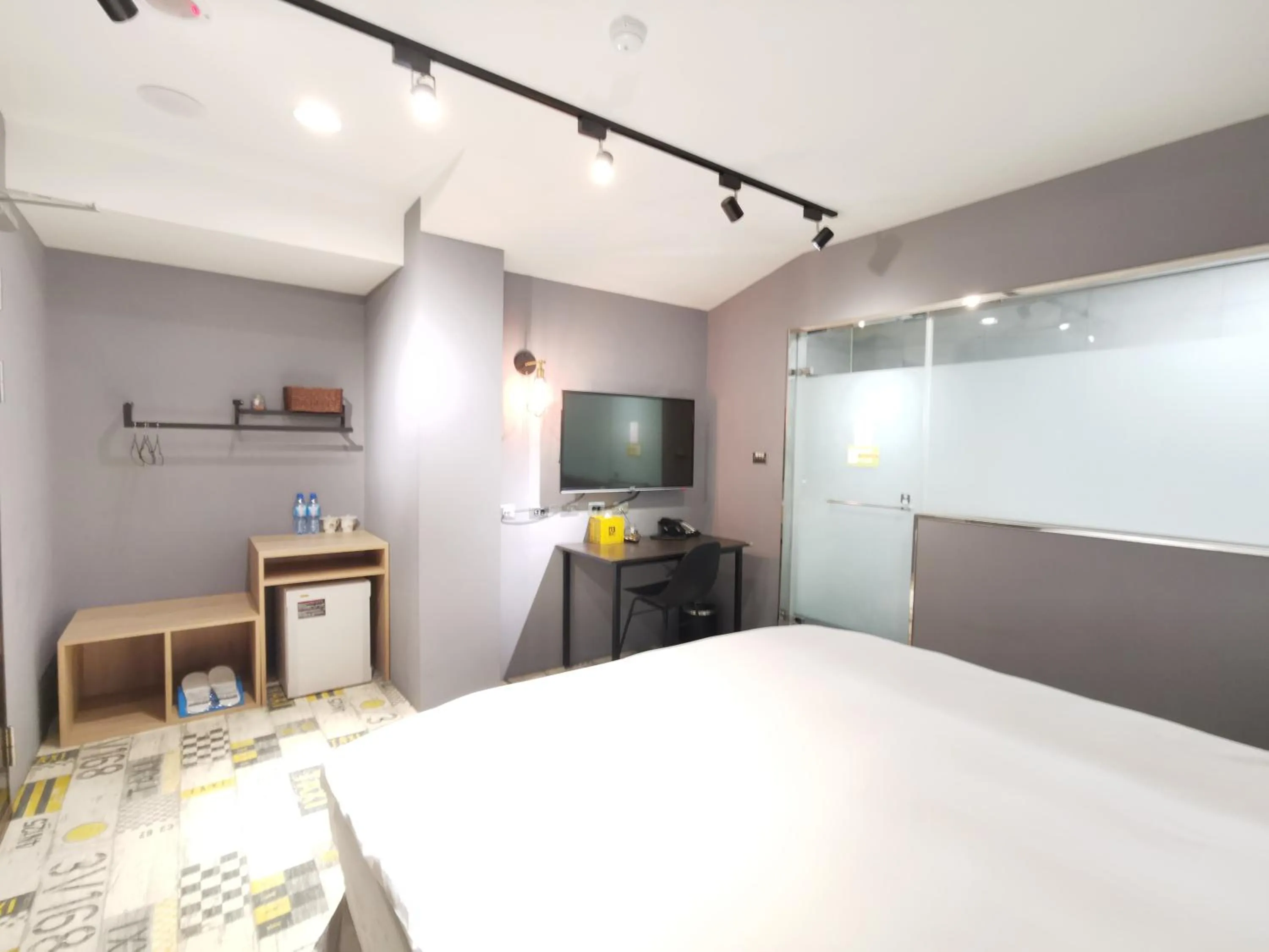 Bedroom, Bed in Slow Wow Hot Spring Hotel