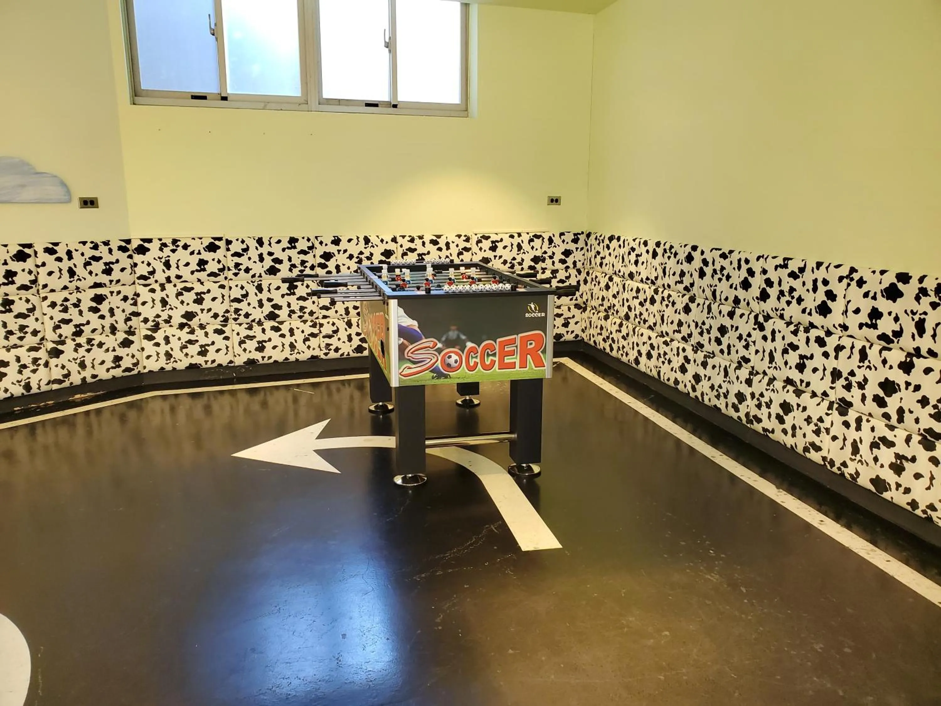 Game Room in Slow Wow Hot Spring Hotel