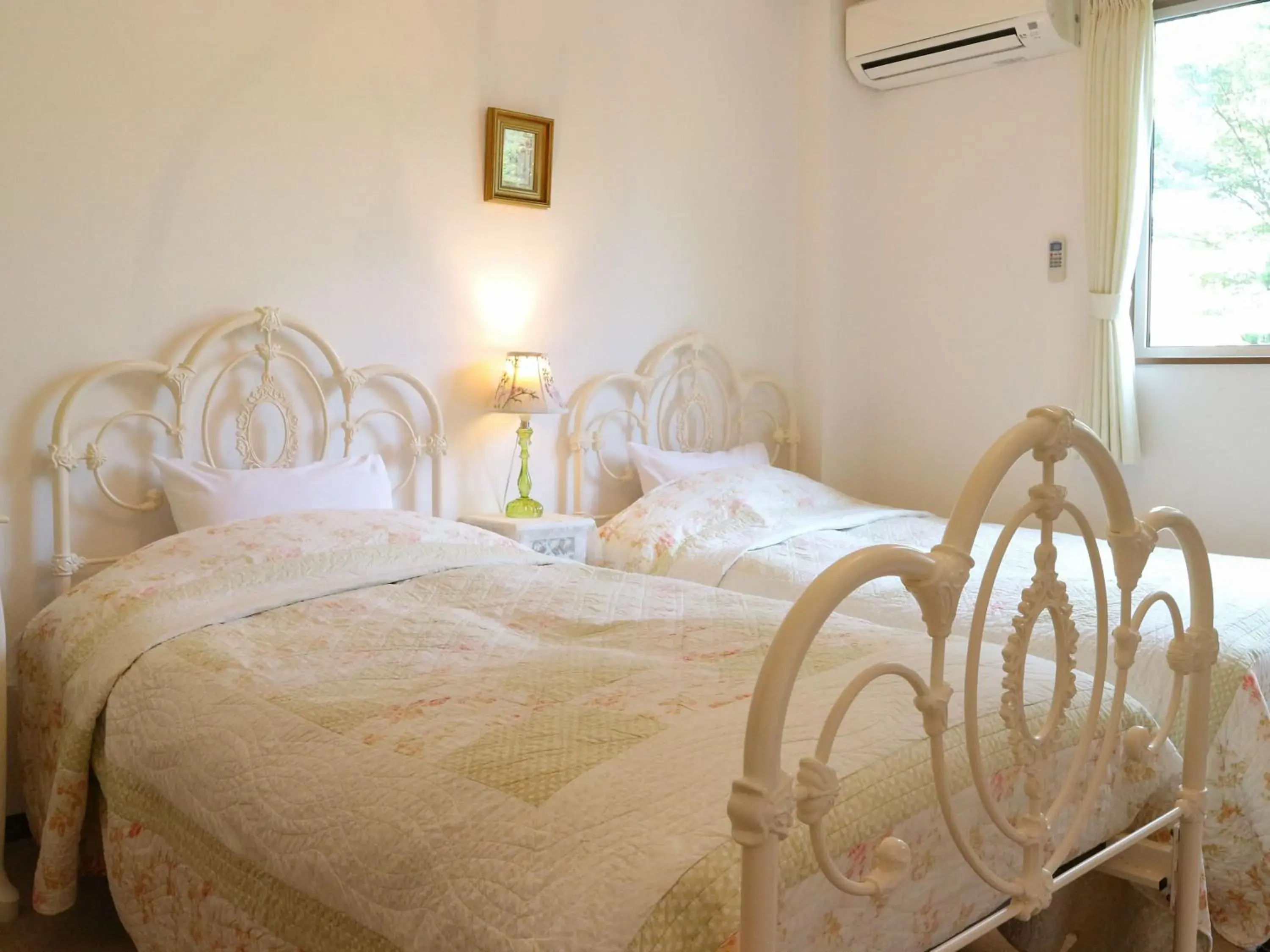 Twin Room with Shared Bathroom - single occupancy in Chez-soi Wakamiya Twin Room with Shared Bathroom - single occupancy in Chez-soi Wakamiya
