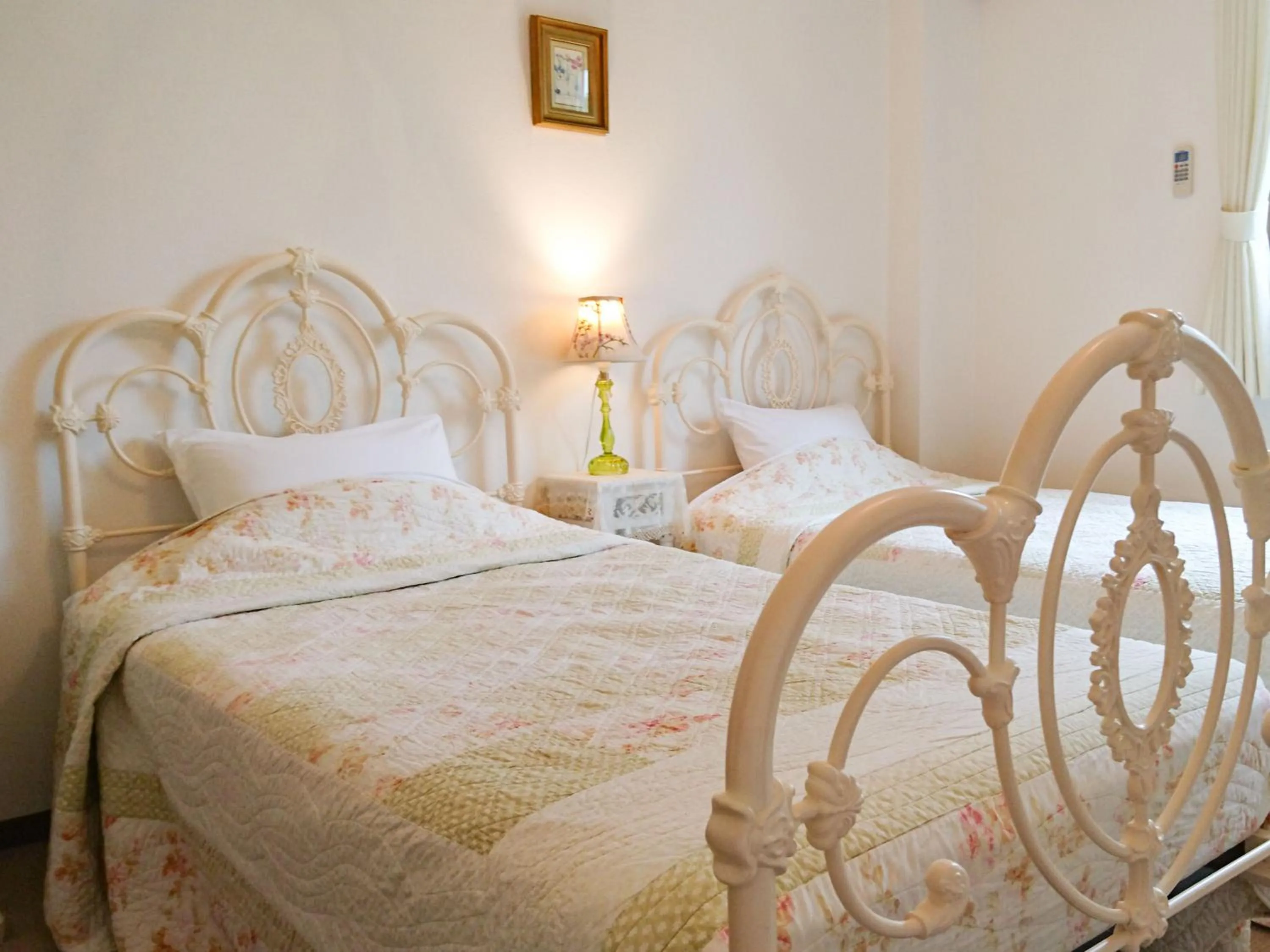 Photo of the whole room, Bed in Chez-soi Wakamiya