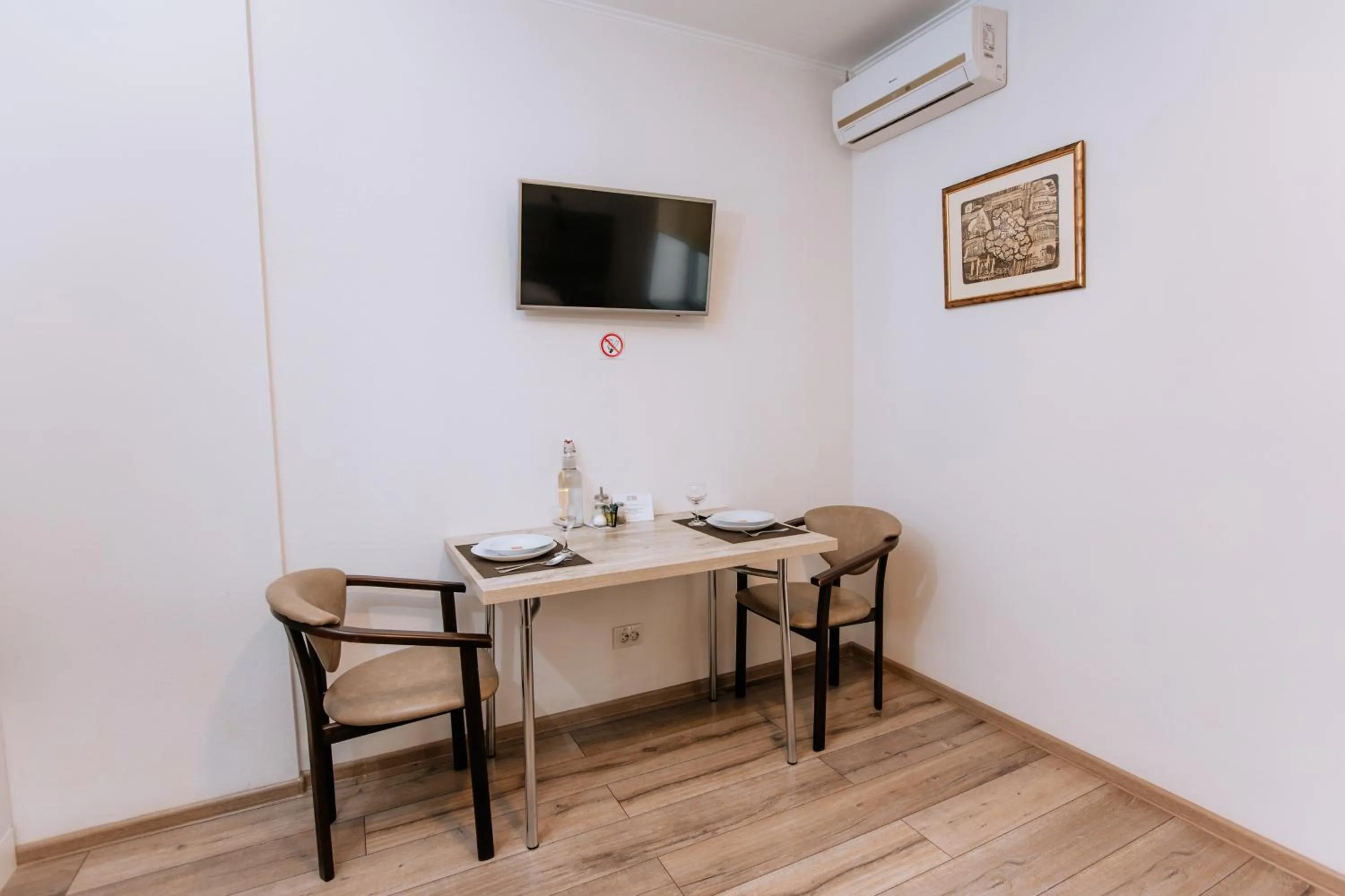 Dining area in Smart Apart