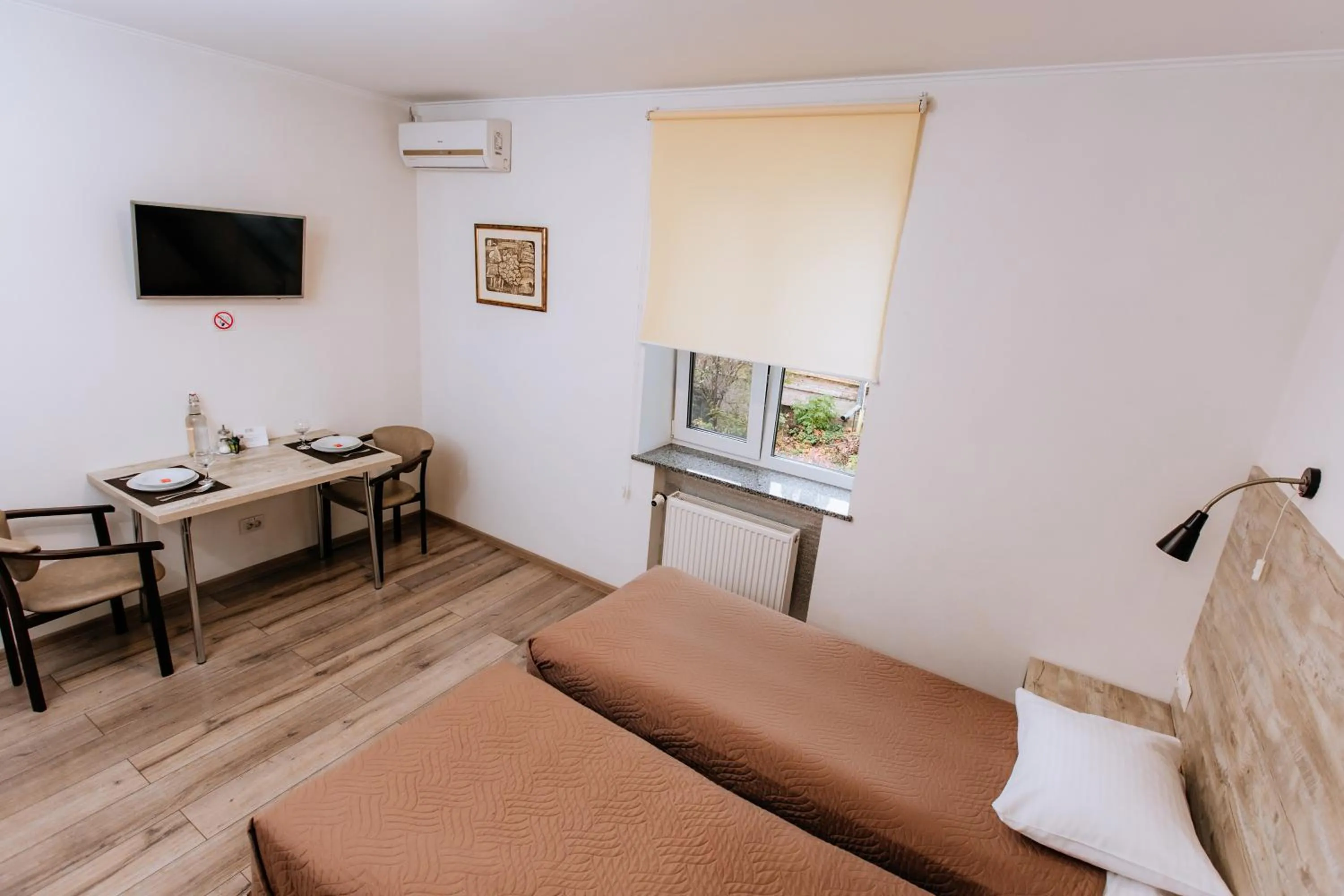 Photo of the whole room, Bed in Smart Apart