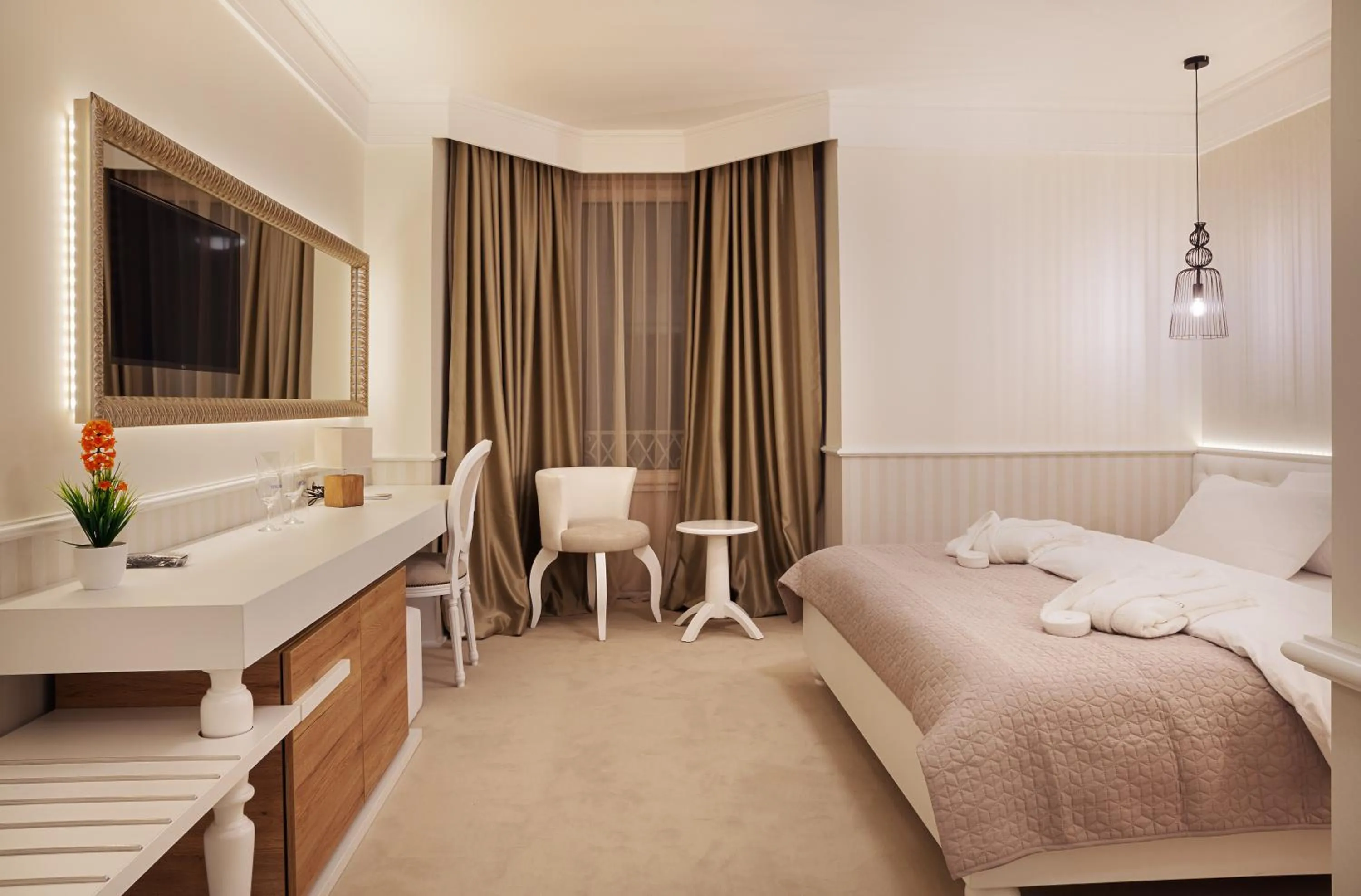 Photo of the whole room, Bed in Castello Boutique Hotel