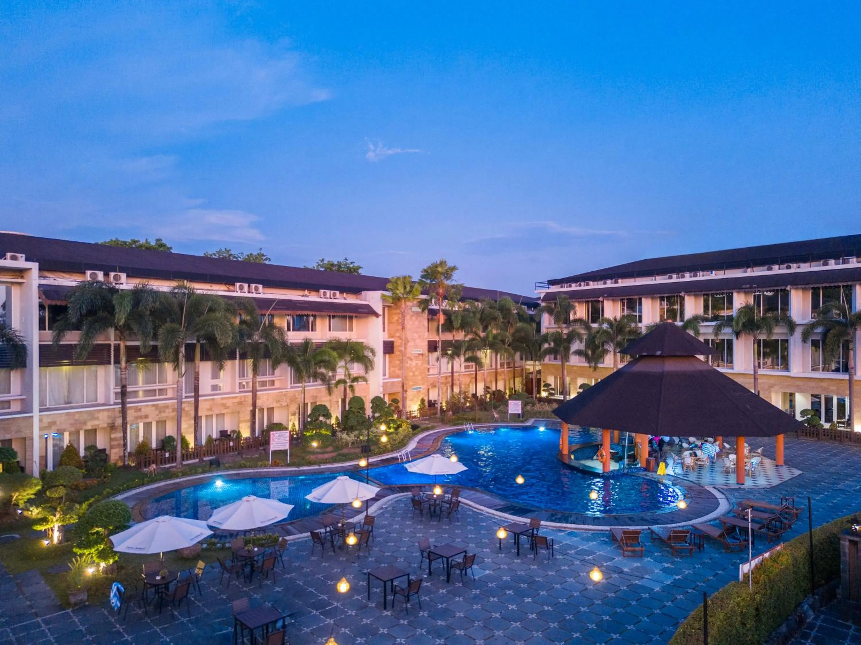 Swimming pool in Swiss-Belhotel Borneo Banjarmasin