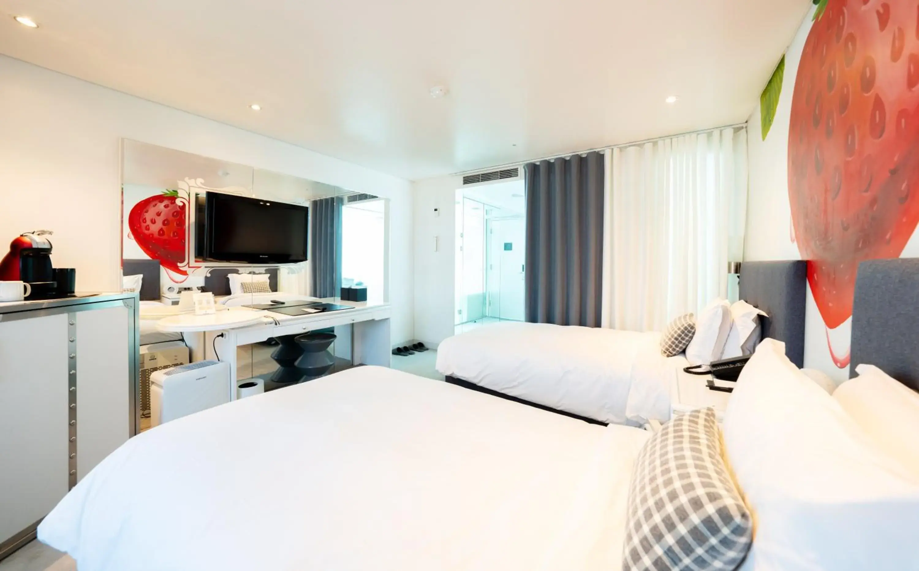 Superior Twin Room - Club Noise in Imperial Palace Boutique Hotel Itaewon - Renovated in 2025 Superior Twin Room - Club Noise in Imperial Palace Boutique Hotel Itaewon - Renovated in 2025