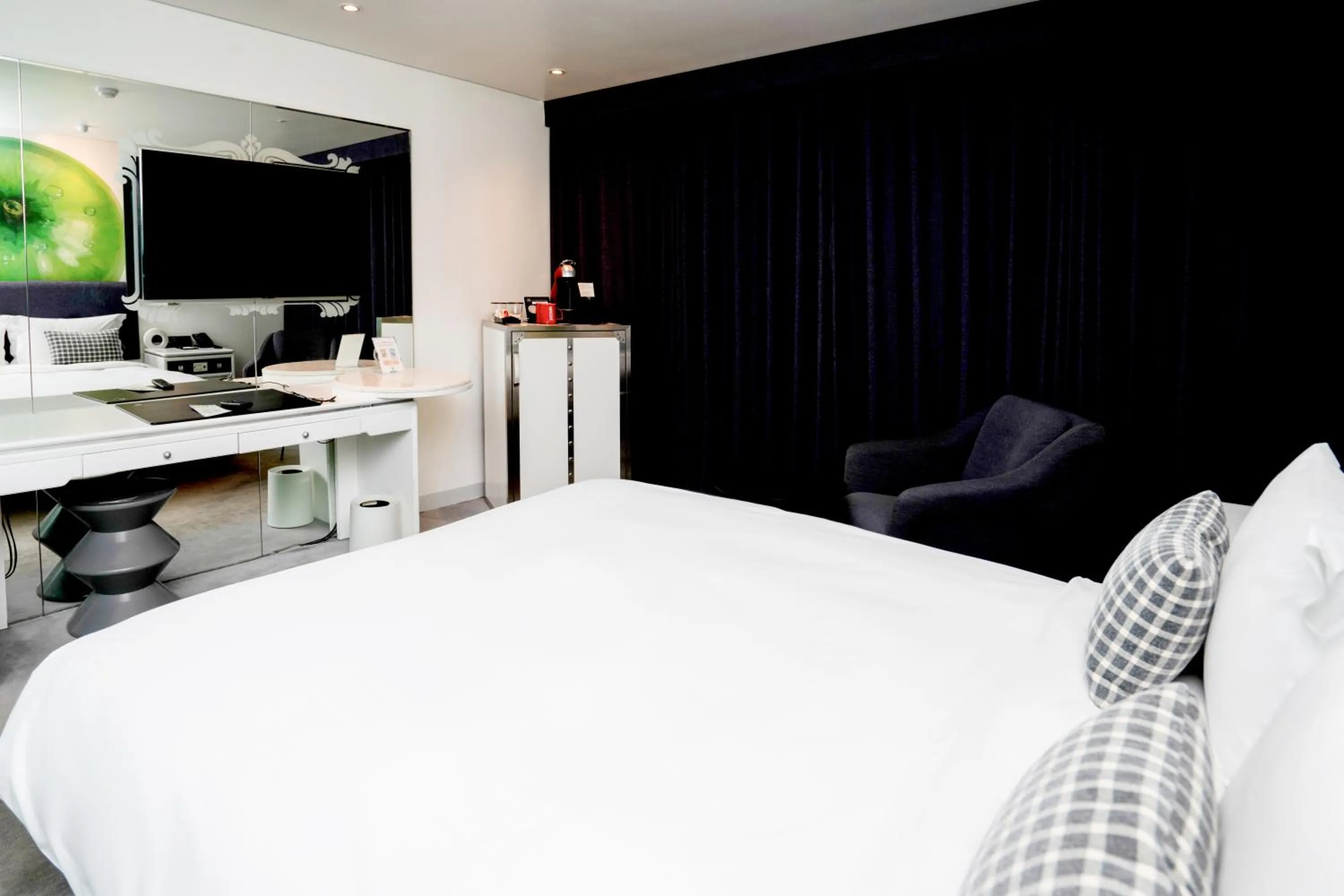Superior Double Room - Club Noise in Imperial Palace Boutique Hotel Itaewon - Renovated in 2025