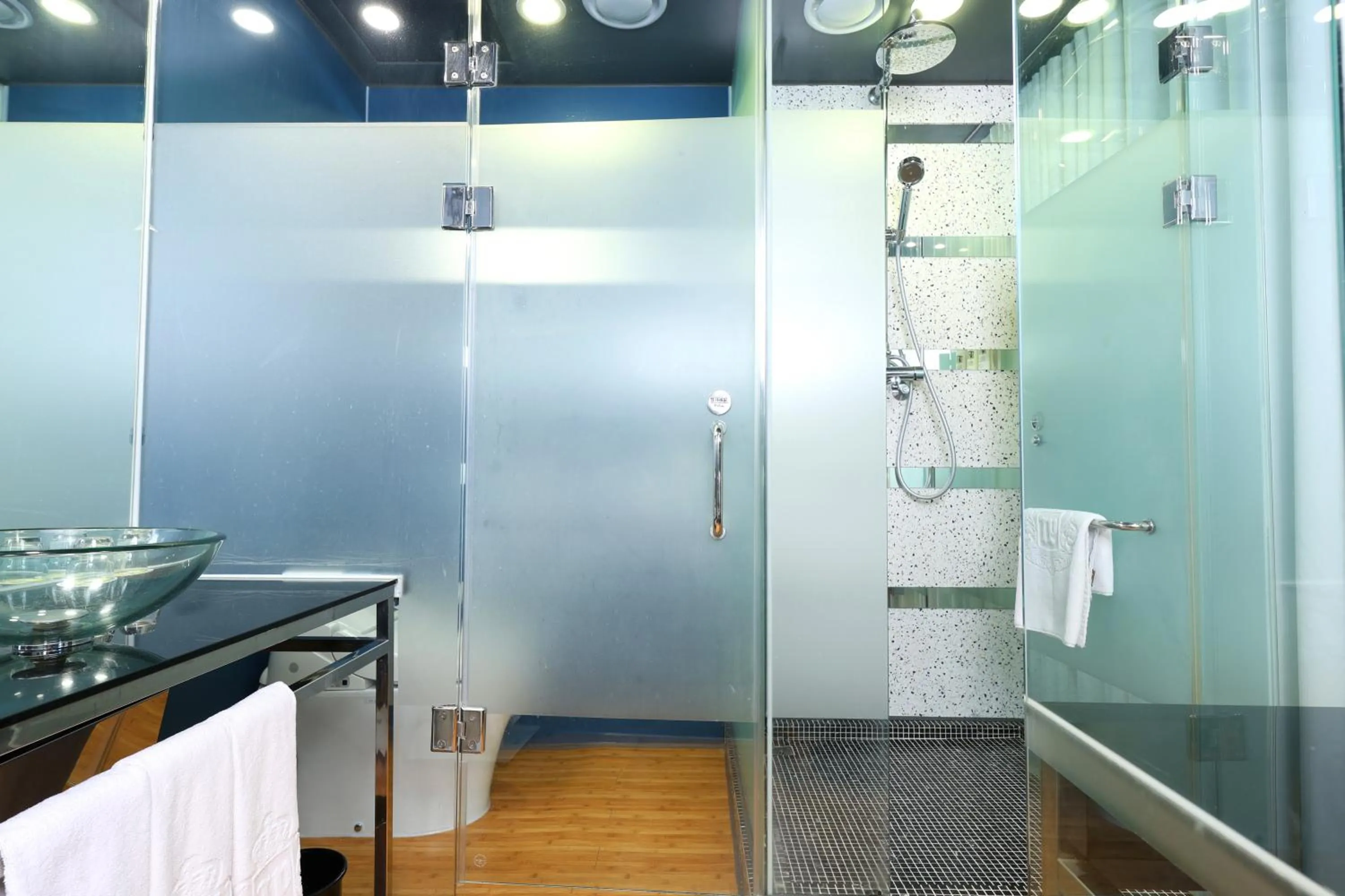 Toilet in Imperial Palace Boutique Hotel Itaewon - Renovated in 2025