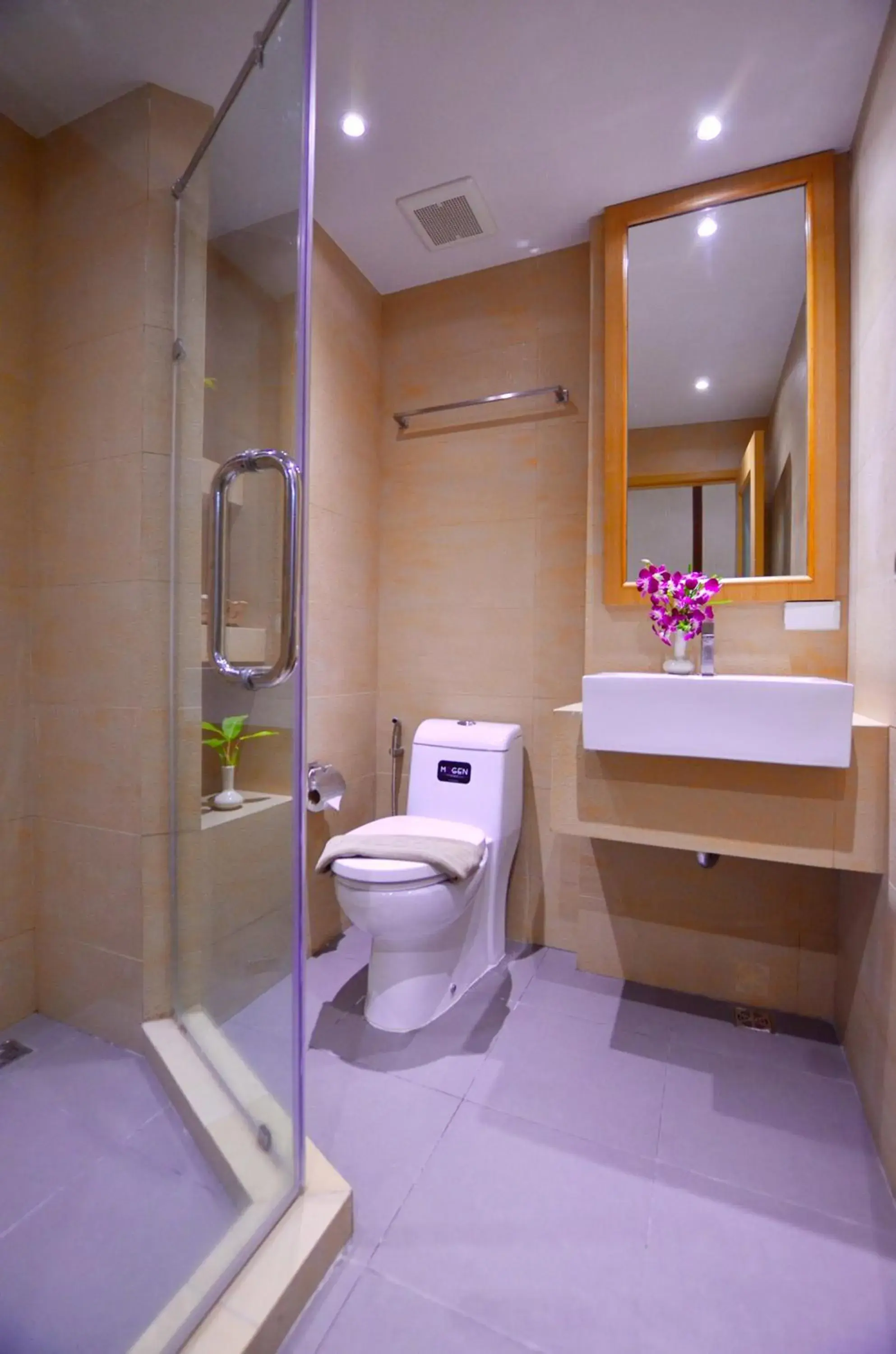 Deluxe Double or Twin Room in Windmill Resort Hotel Pattaya Deluxe Double or Twin Room in Windmill Resort Hotel Pattaya