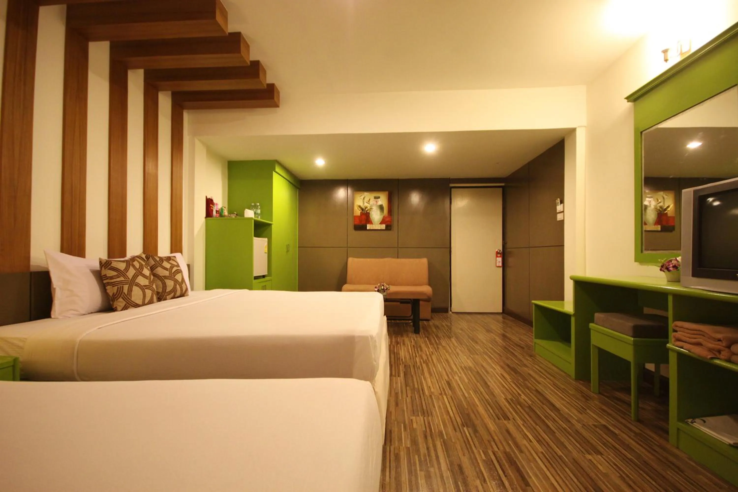 Bedroom, Bed in Windmill Resort Hotel Pattaya