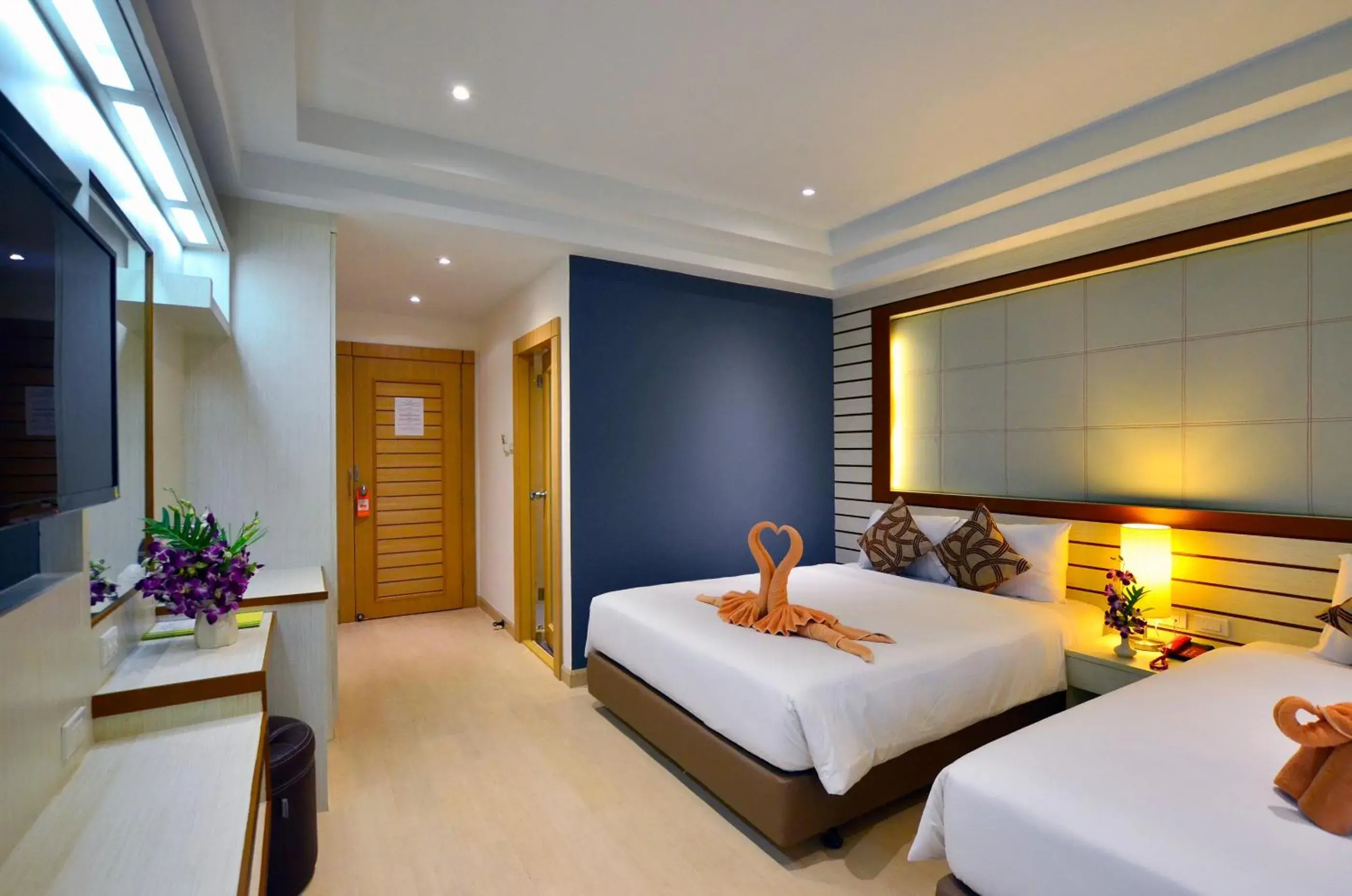 Deluxe Double or Twin Room in Windmill Resort Hotel Pattaya Deluxe Double or Twin Room in Windmill Resort Hotel Pattaya