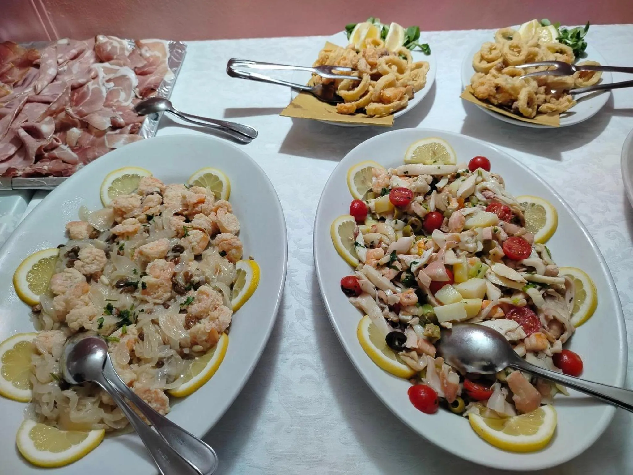 Restaurant/places to eat in Hotel Sporting