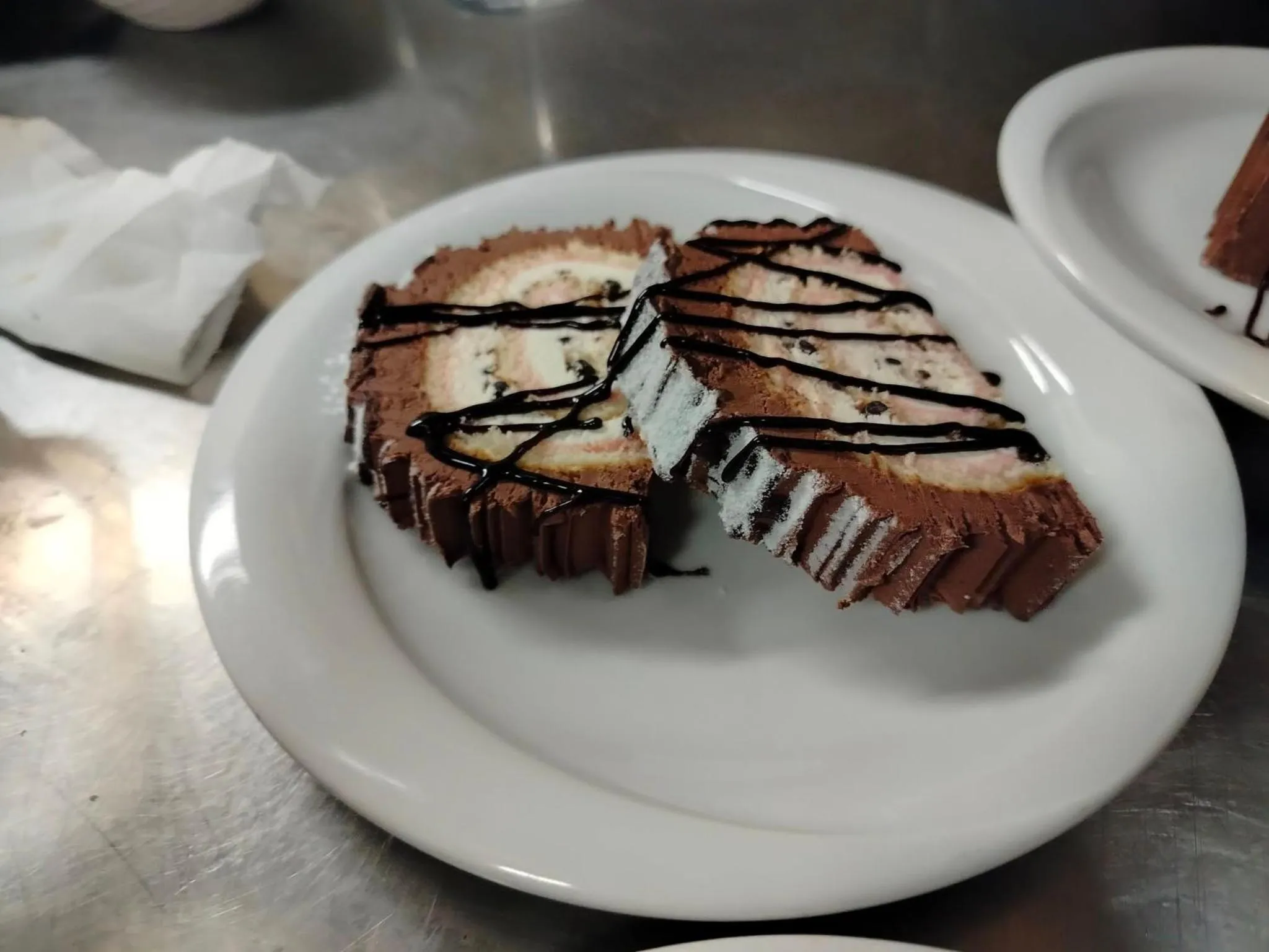 Restaurant/places to eat in Hotel Sporting